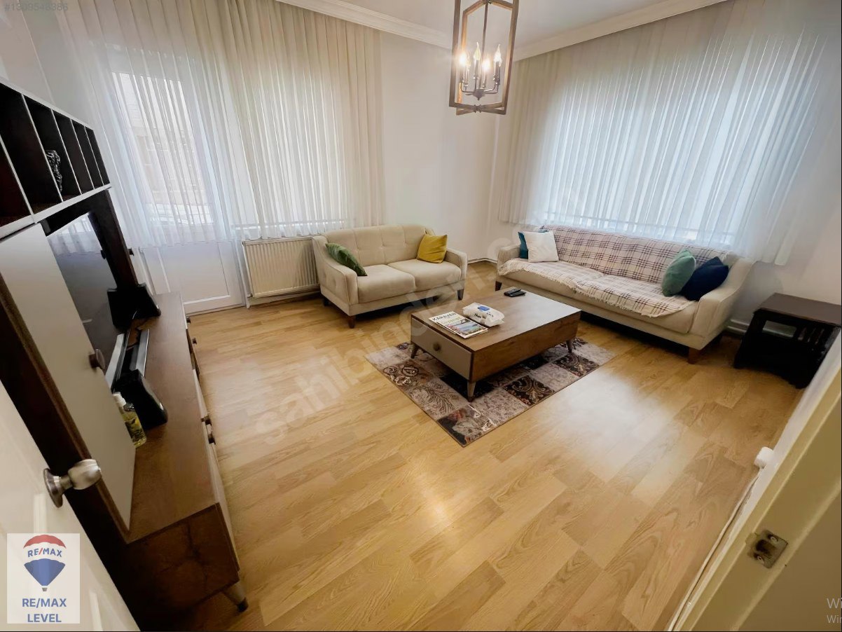 TUNALI HİLMİ YAKINI YÜKSEK KİRA GETİRİLİ SATILIK 2+1 DAİRE