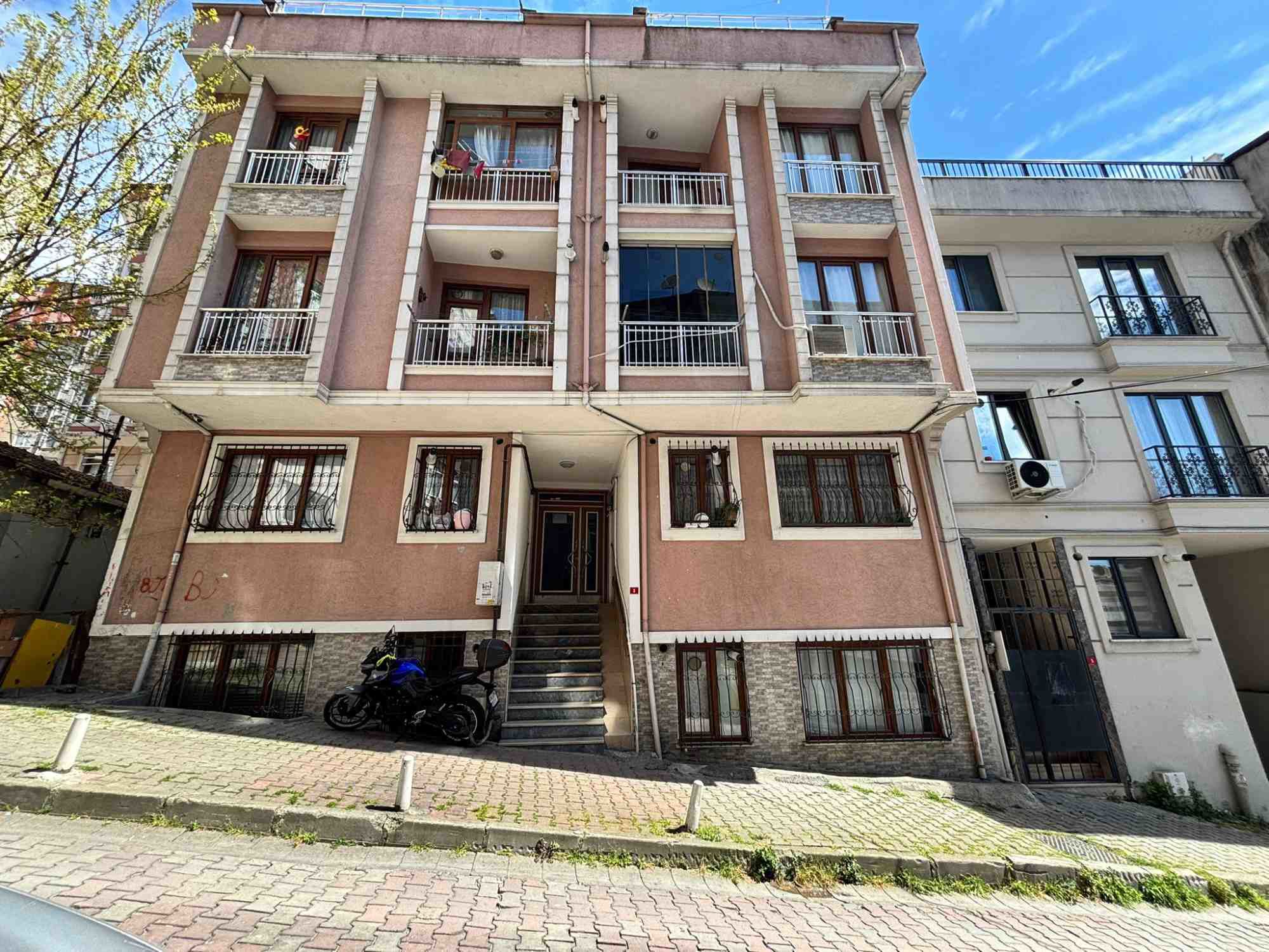 KAĞITHANE HARMANTEPE’DE 2+1, ÇIFT BALKONLU, 1. KAT SATILIK DAIRE