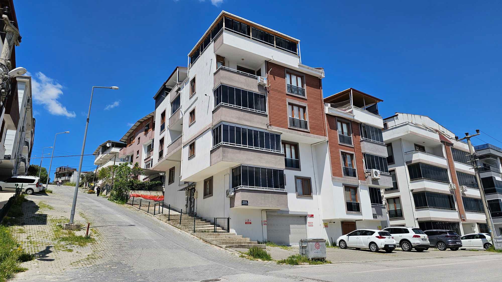 REMAX MID'DEN ÇAKMAK CADDESINE CEPHELI LÜX 3+1 DUBLEKS DAIRE