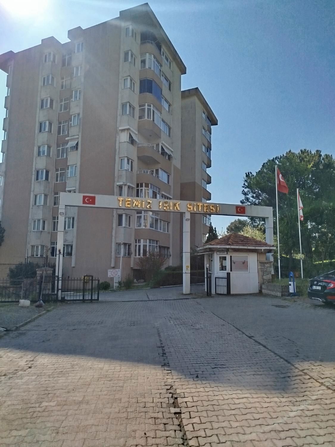 YENIŞEHIR TEMIZ IŞIK SITESINDE 3+1 SATILIK DAIRE (100M2 ARSA PAYI)