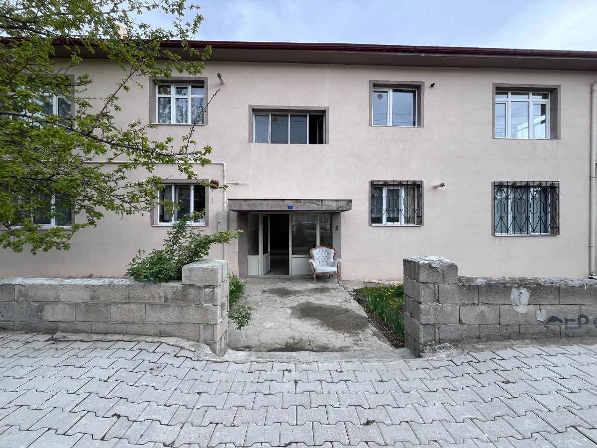 REMAX'DEN ARSLANLI MAHALLESİNDE MERKEZİ KONUMDA KİRALIK DAİRE