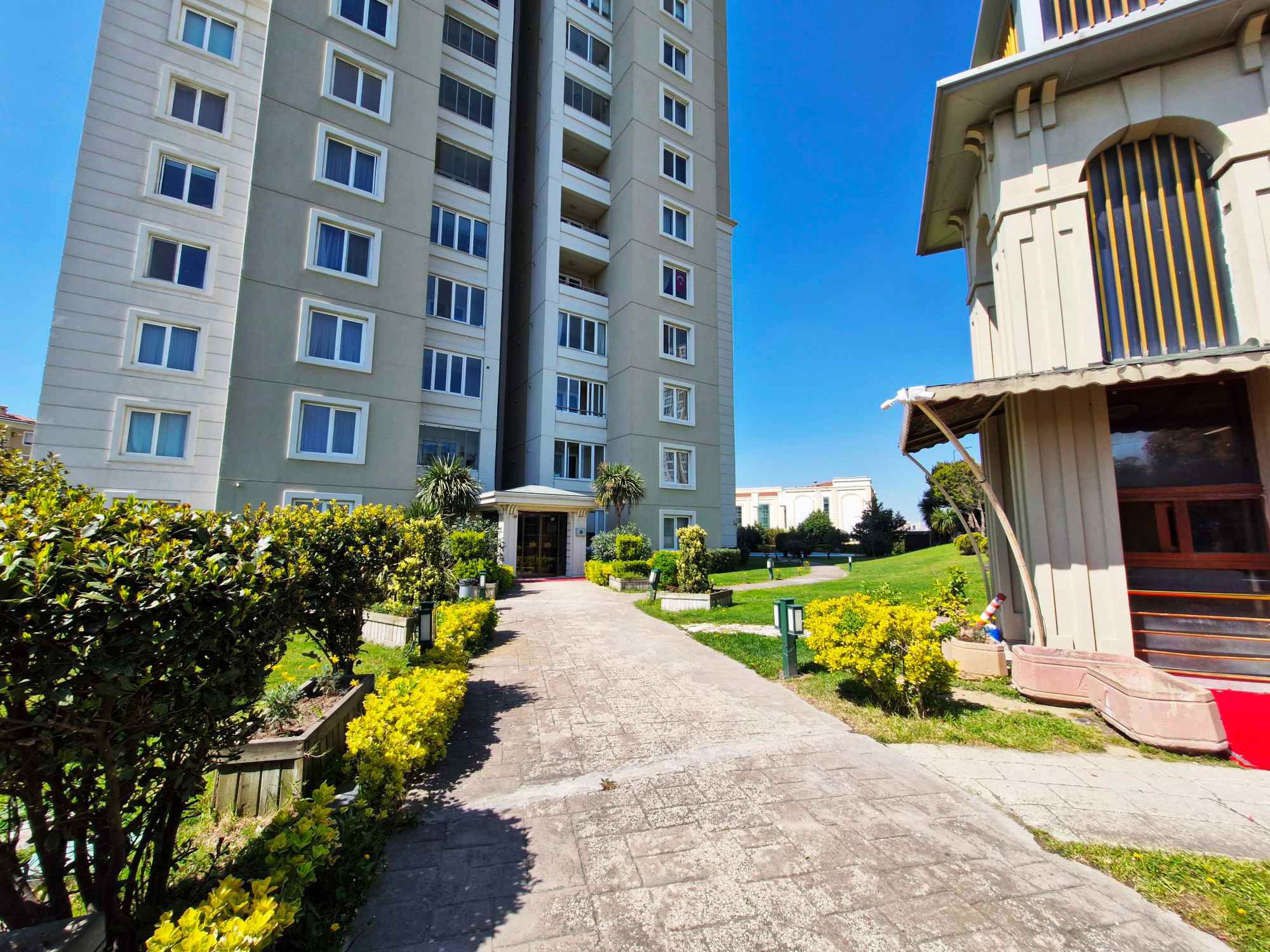 BAHÇEŞEHIR UPHILL COURT'TA BAKIMLI 3+1 KIRALIK DAIRE