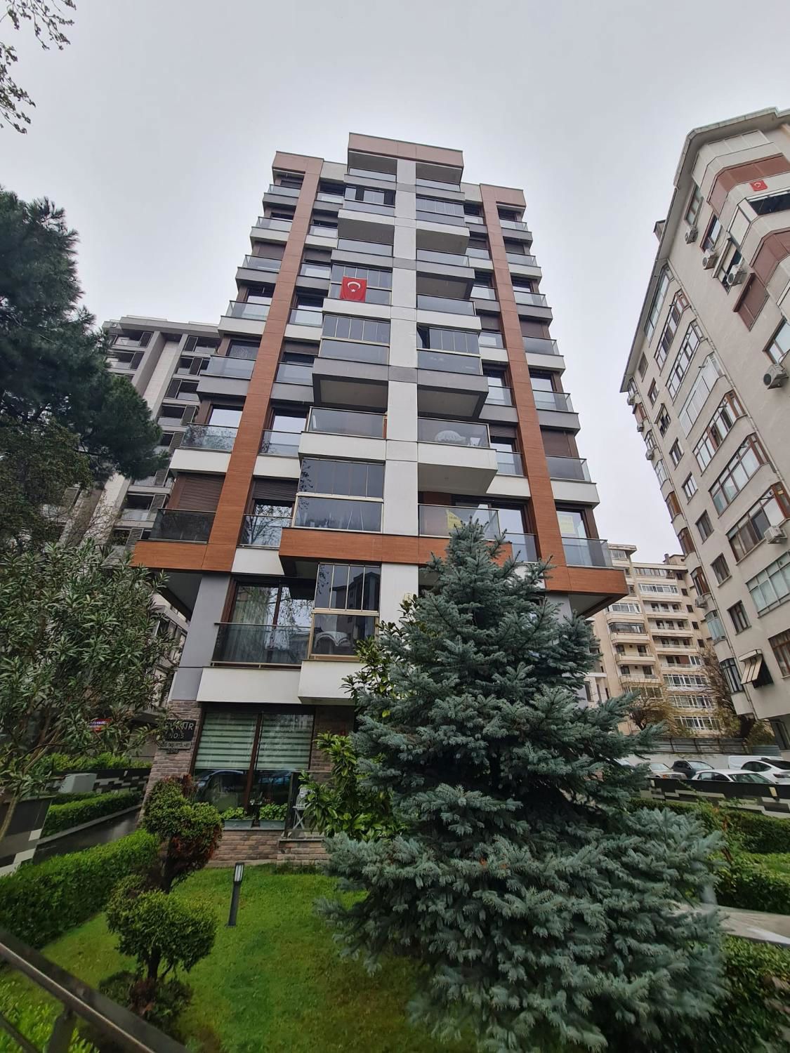 ERENKÖY'DE MARMARAYA YÜRÜME MESAFESİNDE KİRALIK 3+1