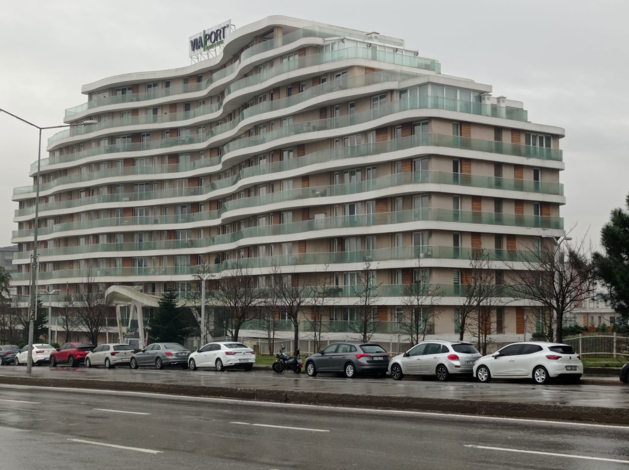 VIAPORT HOUSES & SUIT SITESINDE BÜYÜK TIP SATILIK 1+1 DAIRE