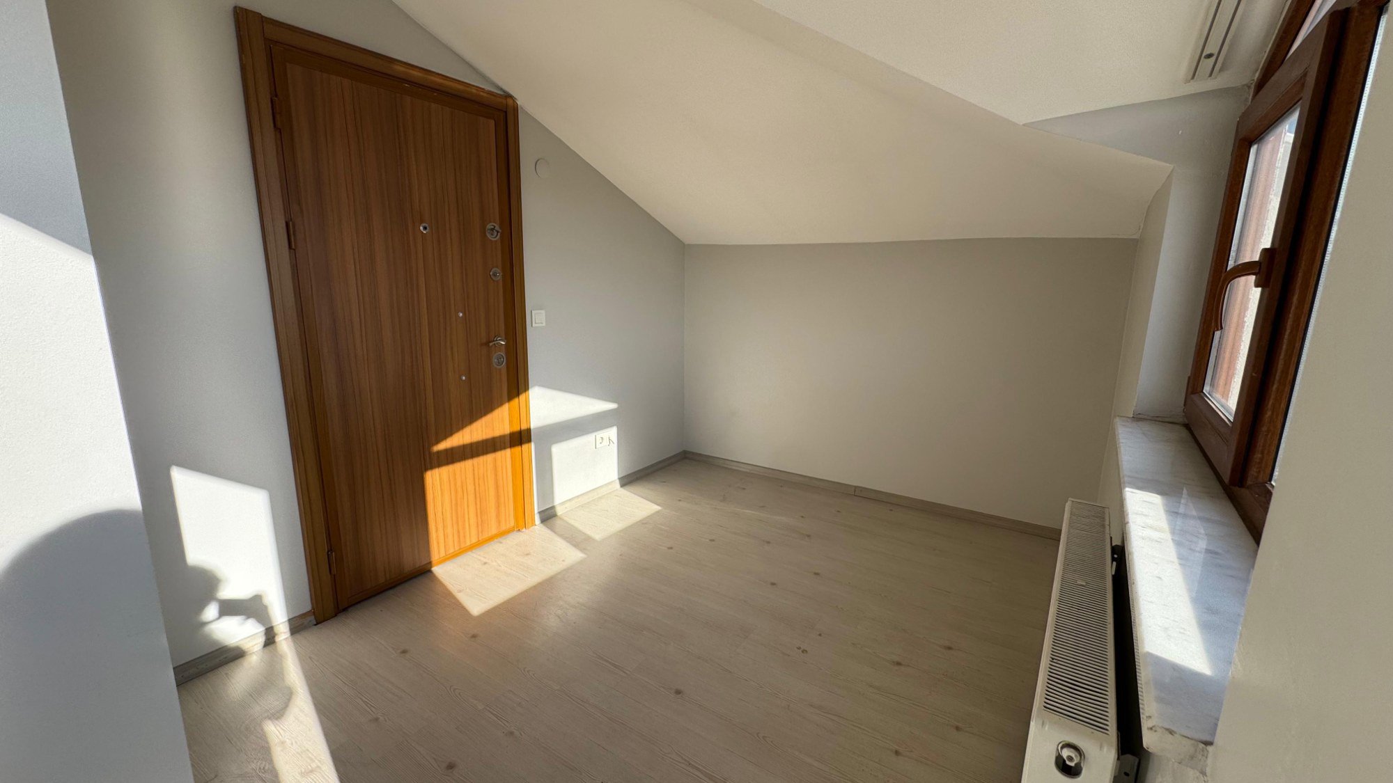 REMAX MASA SANCAKTEPE 3+1 KİRALIK ÇATI DUBLEKS