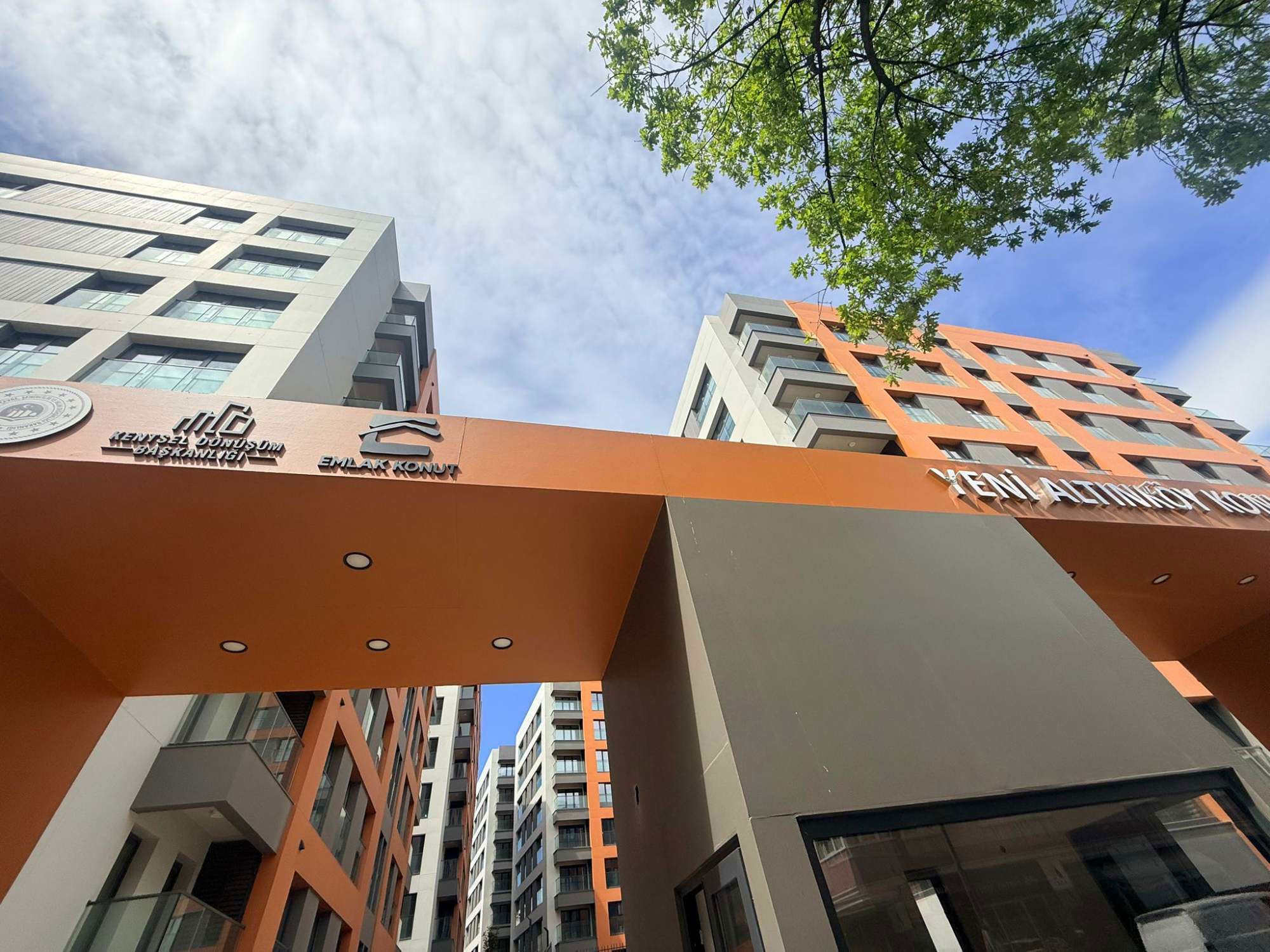 REMAX ANI 'DAN BULGURLU YENİ ALTINKÖY SİTESİ’NDE SIFIR MODERN KİRALIK 3+1 DAİRE