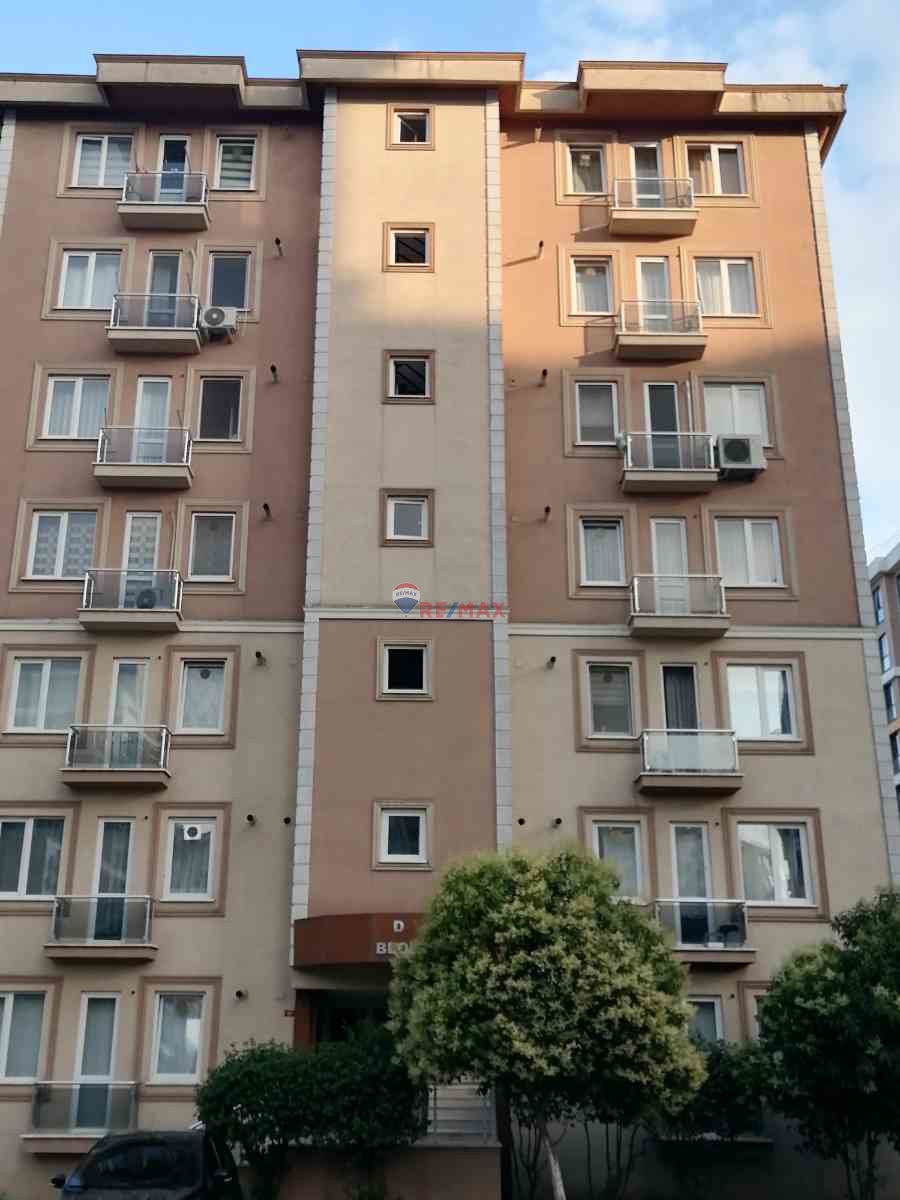 KURTKÖY METROYA YÜRÜME MESAFESİNDE SİTE İÇERİSİNDE KİRALIK 1+1 EŞYALI ARAKAT DAİRE