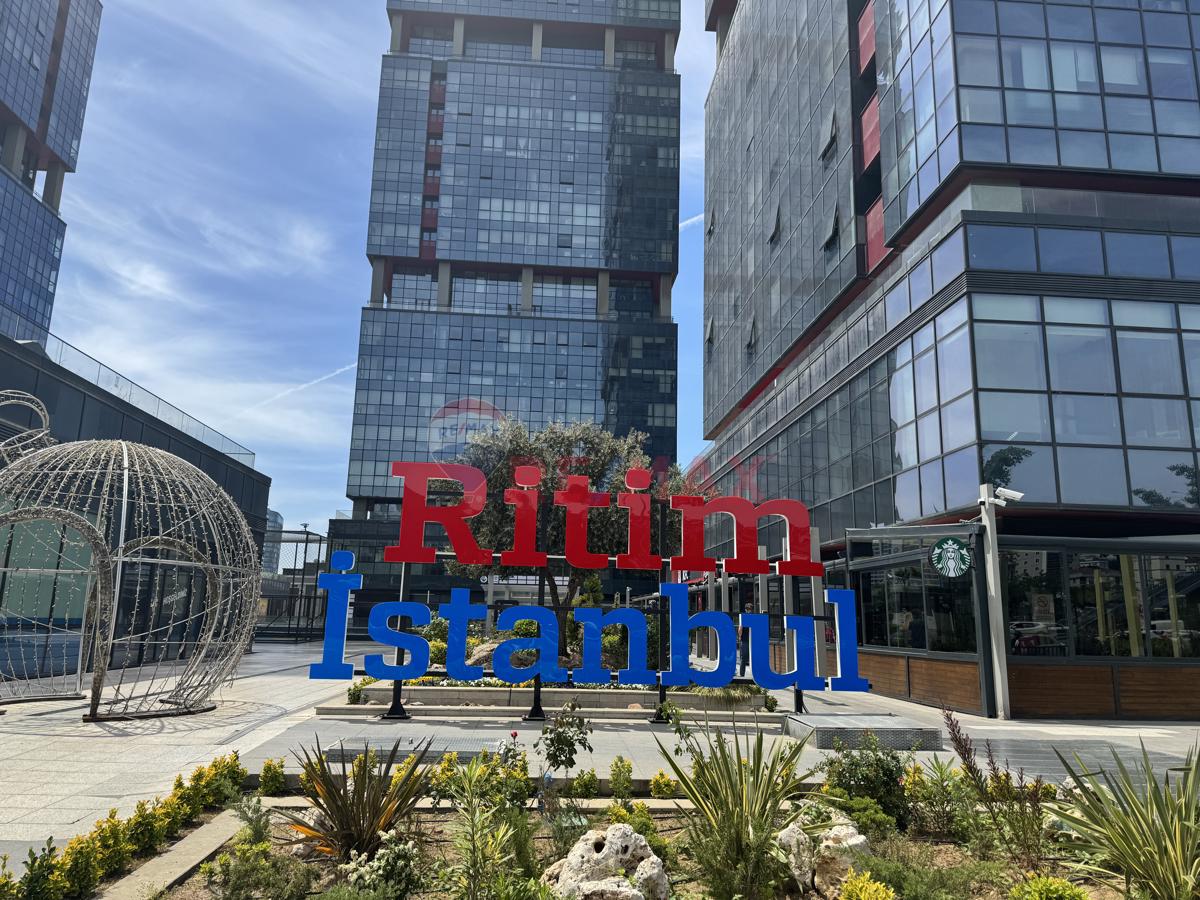 RITIM İSTANBUL'DA BAHÇE KATINDA GENIŞ BALKONLU1+1 KIRALIK DAIRE