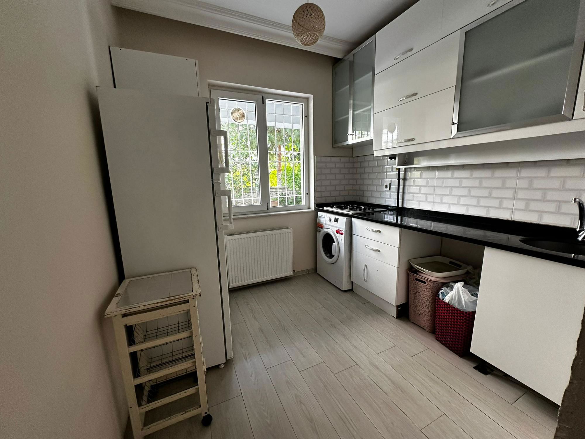 AYRI MUTFAKLI BAHÇE KULLANIMLI KONYAALTI PLAJINA 800 M 2+1 DAİRE