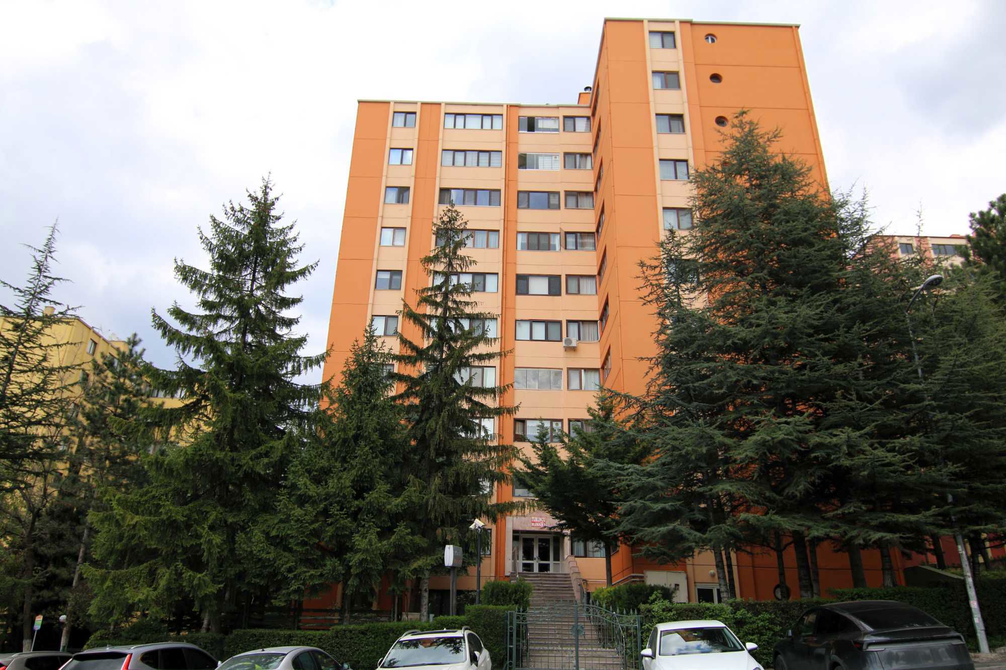 ÇANKAYA ÇİĞDEM MAHALLESİ GÖKKUŞAĞI SİTESİ 'NDE KİRALIK 4+1 DAİRE