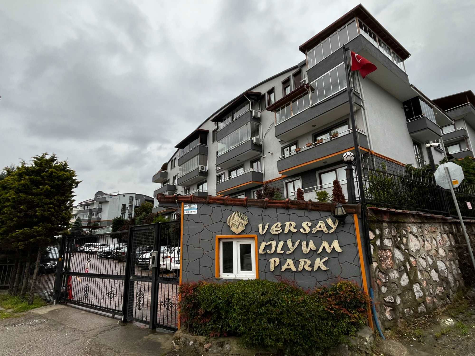 REMAXÇAKRA ÖMER ONAYCI’DAN TOPÇULAR’DA SITE İÇINDE GENIŞ DAIRE