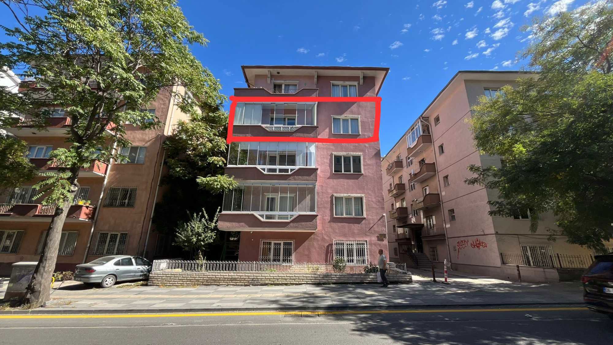 TUNALIYA KOMŞU LİBYA CADDESİNDE OTOPARKLI YAPILI 3+1 KİRALIK ARAKAT