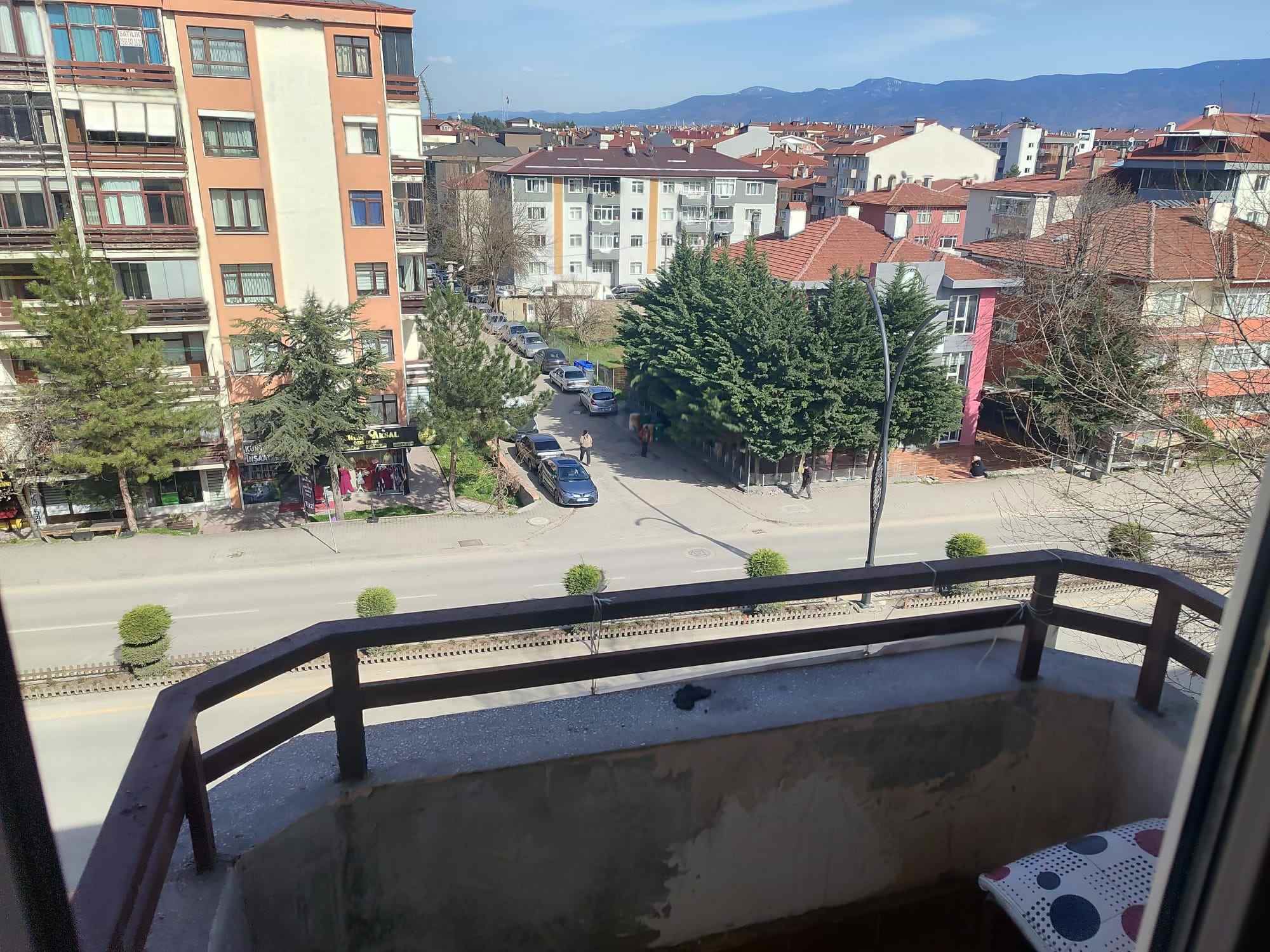 FULL EŞYALI 3+1 | 120 M² | 3 BALKONLU | CADDE ÜZERİNDE DAİRE