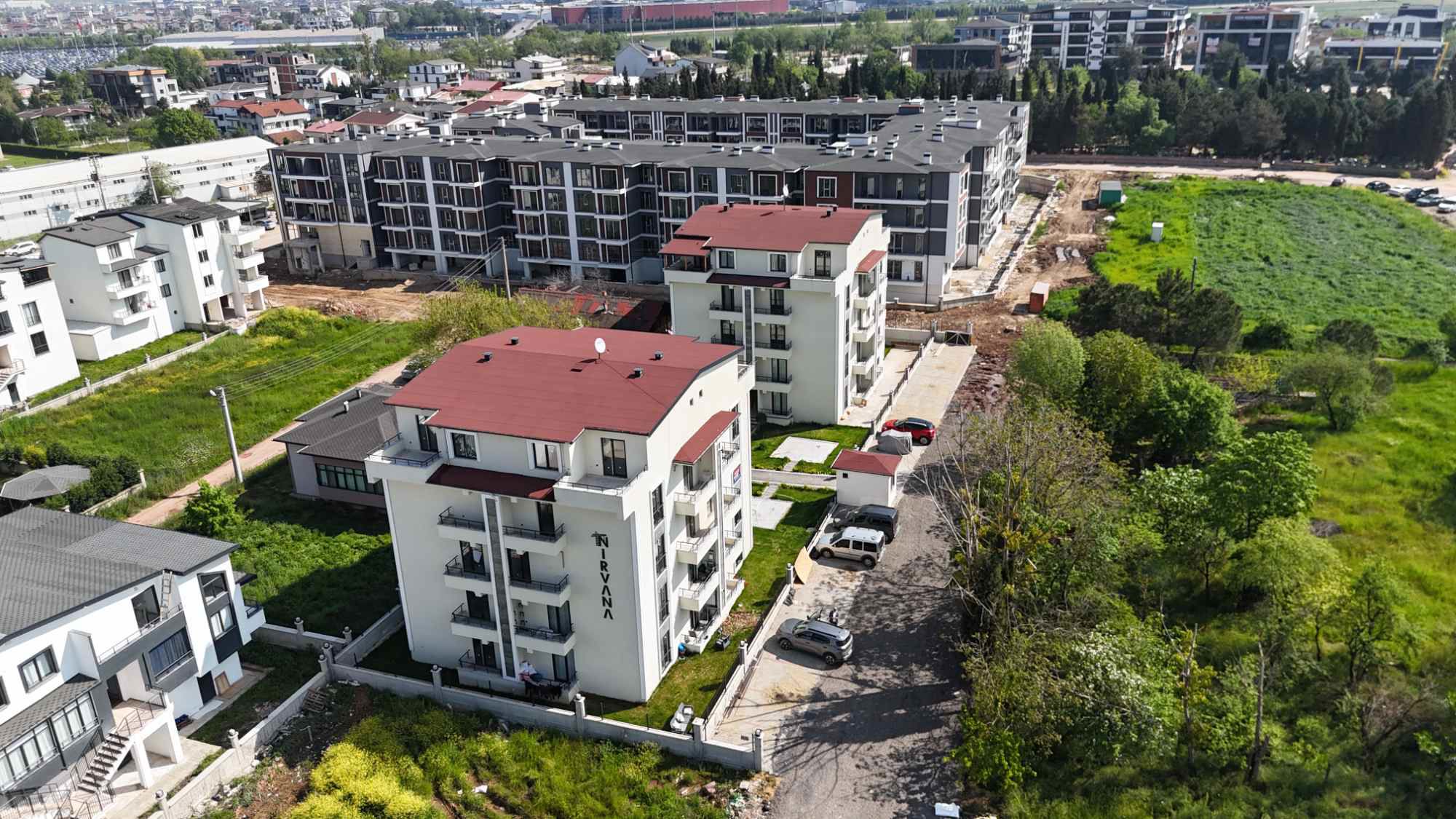 KARTEPE FSM HAVUZLU SITE DE SIFIR 2+1 ARAKAT DAIRE