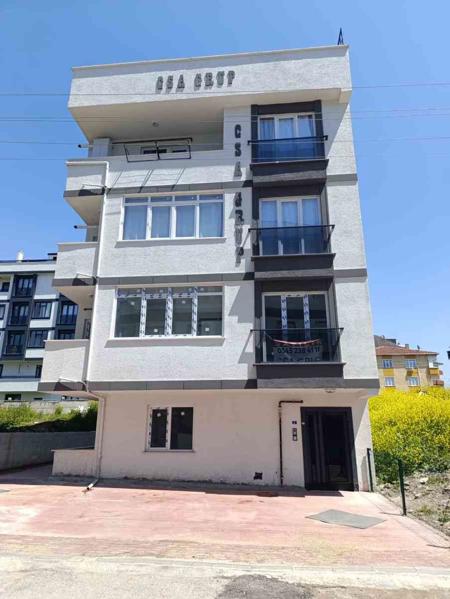 ÇAYIROVA MUAMMER AKSOY CADDESİNE CEPHE GENİŞ 3+1 SATILIK DAİRE