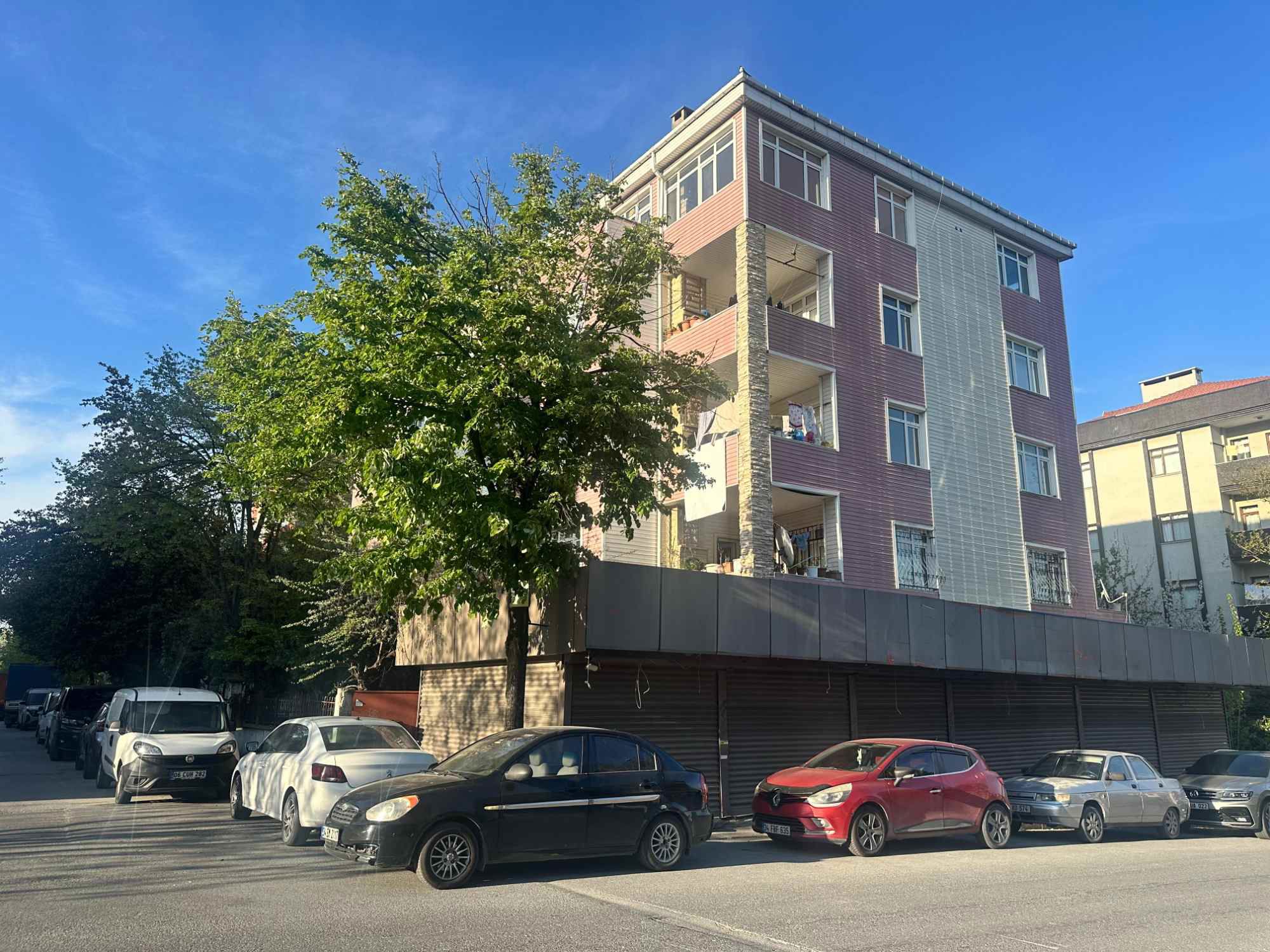BEYLİKDÜZÜ YAKUPLU MAH.'DE BÜYÜK KİRALIK 3+1 DAİRE