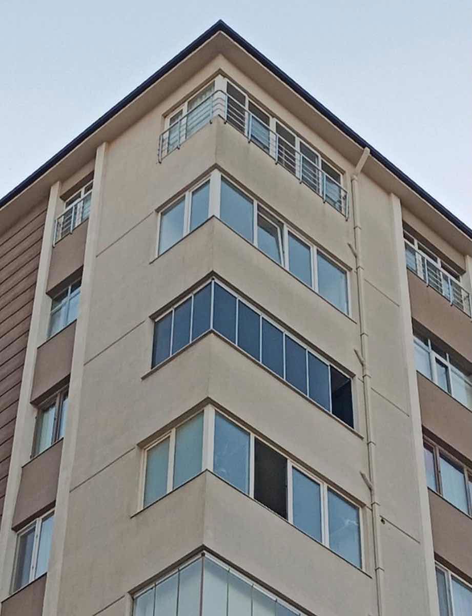 MALTEPE YALI MAHALLESI DRAGOS SITESINDE MARMARAYA KOMŞU SATILIK 3+1