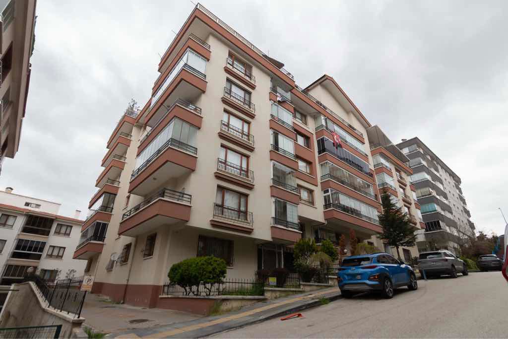 AKPINAR’DA FERAH TERASLI SATILIK 5+1 DUBLEKS DAİRE