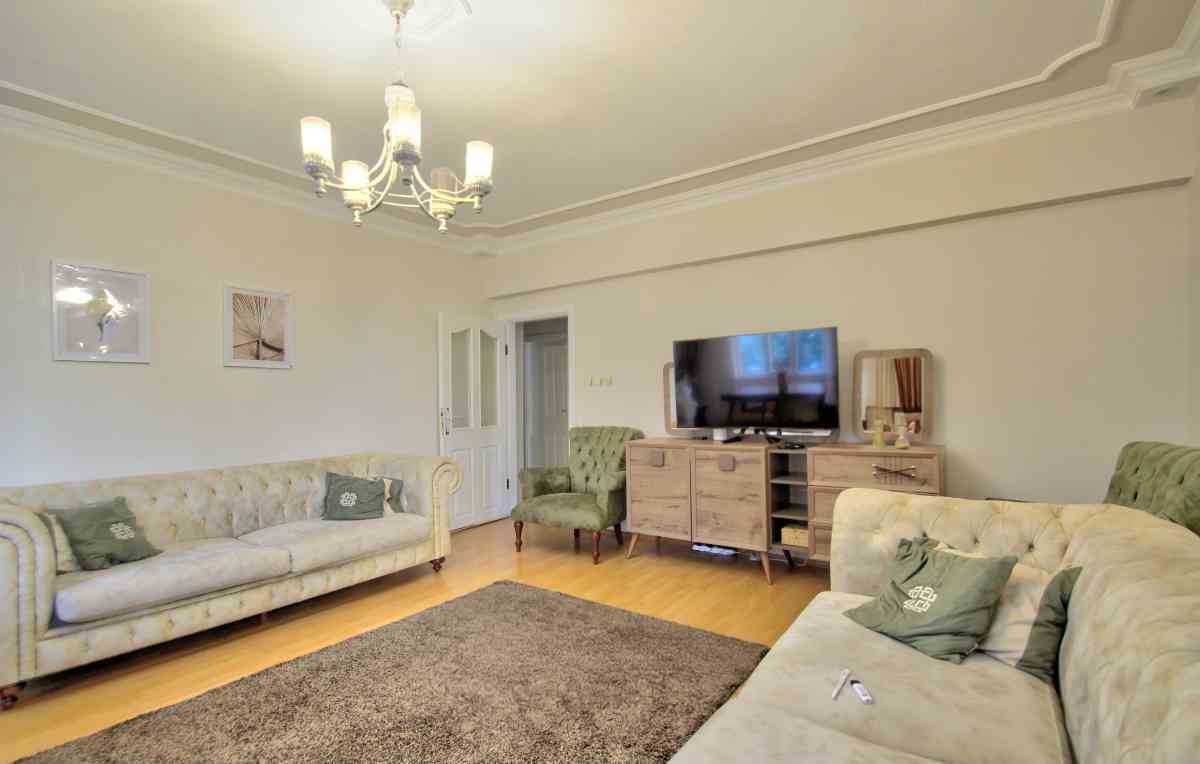 REMAX BEYAZ 75.YIL MAHALLESİNDE 120 M2 NET SATILIK 3+1 ARAKAT DAİRE