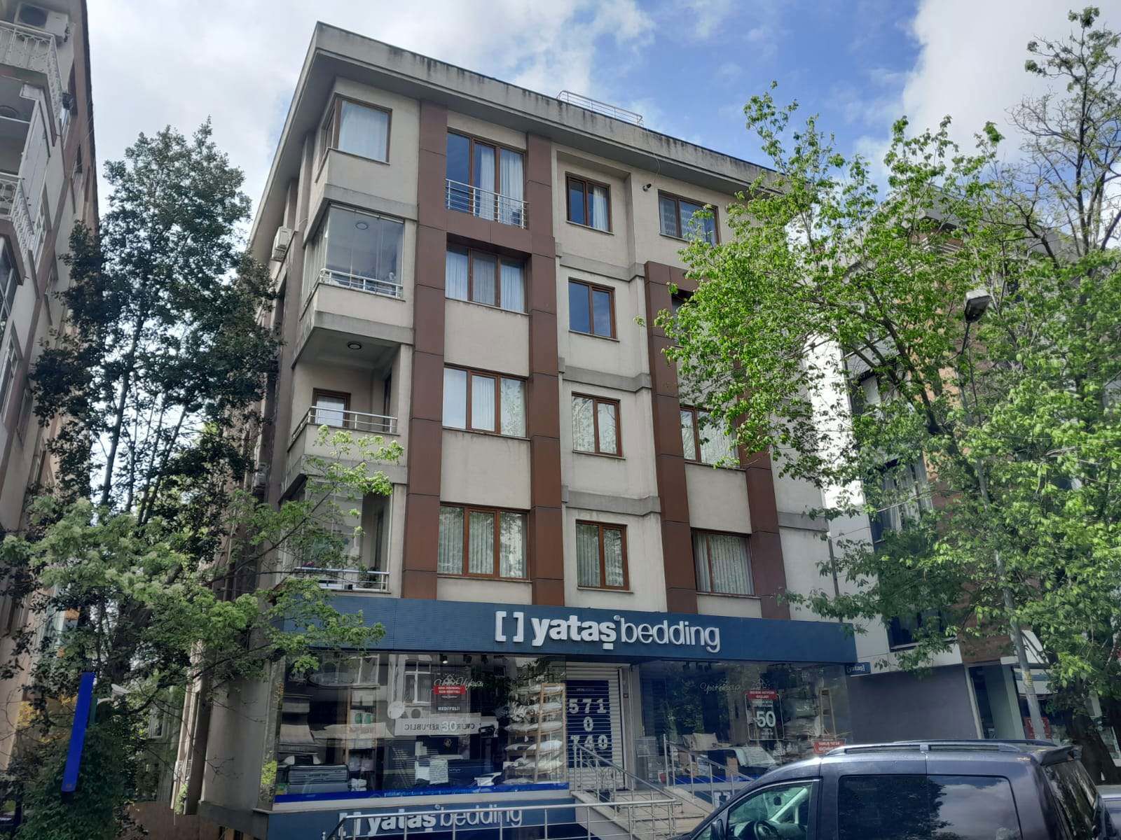 BAKIRKÖY KARTALTEPE ZUHURATBABA CD E BANYOLU KAPALI OTOPARKLI 3+1 SATILIK DAIRE