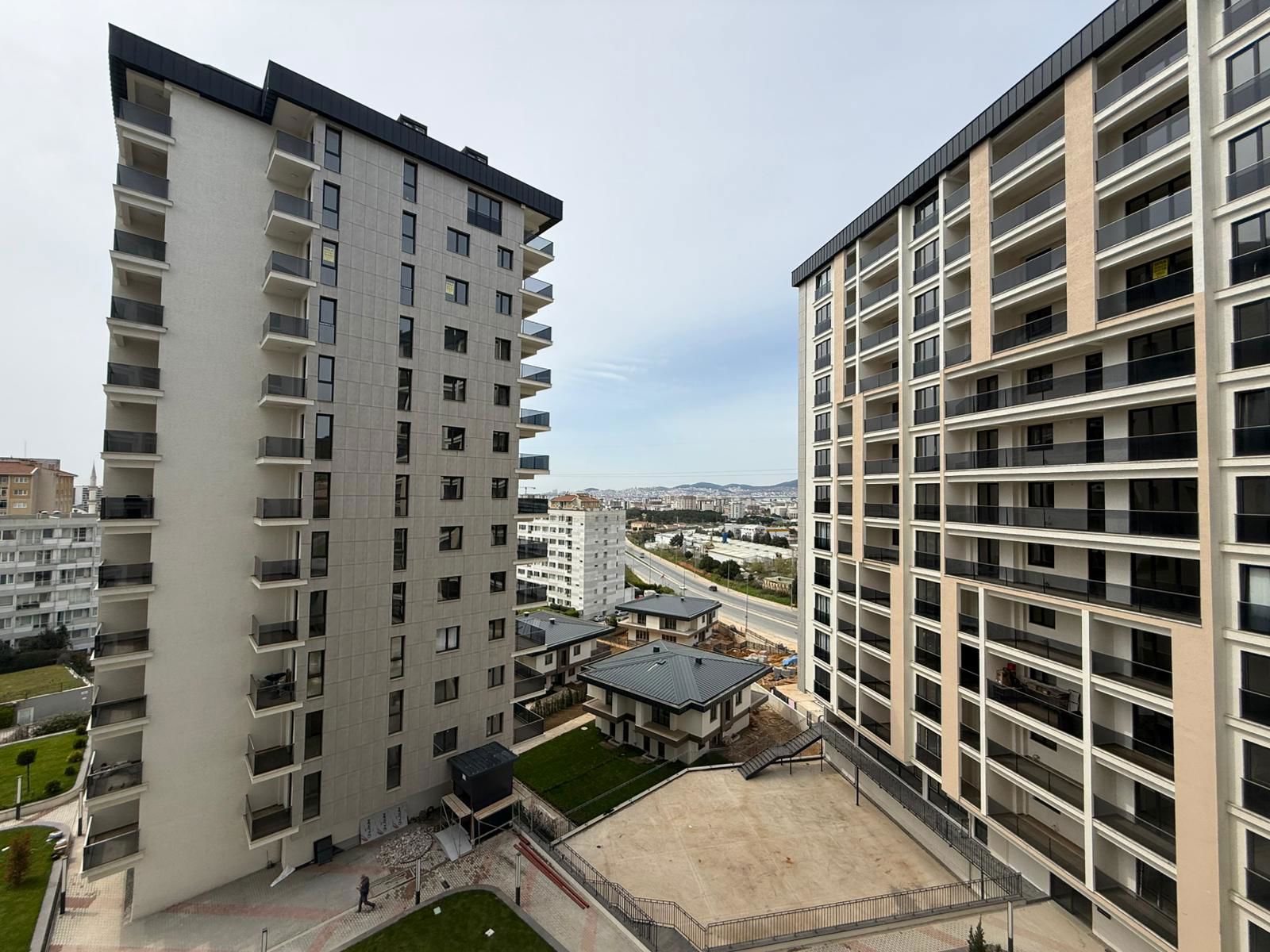 FGM GLORIA GENİŞ BALKONLU ORMAN MANZARALI 2+1 SATILIK DAİRE