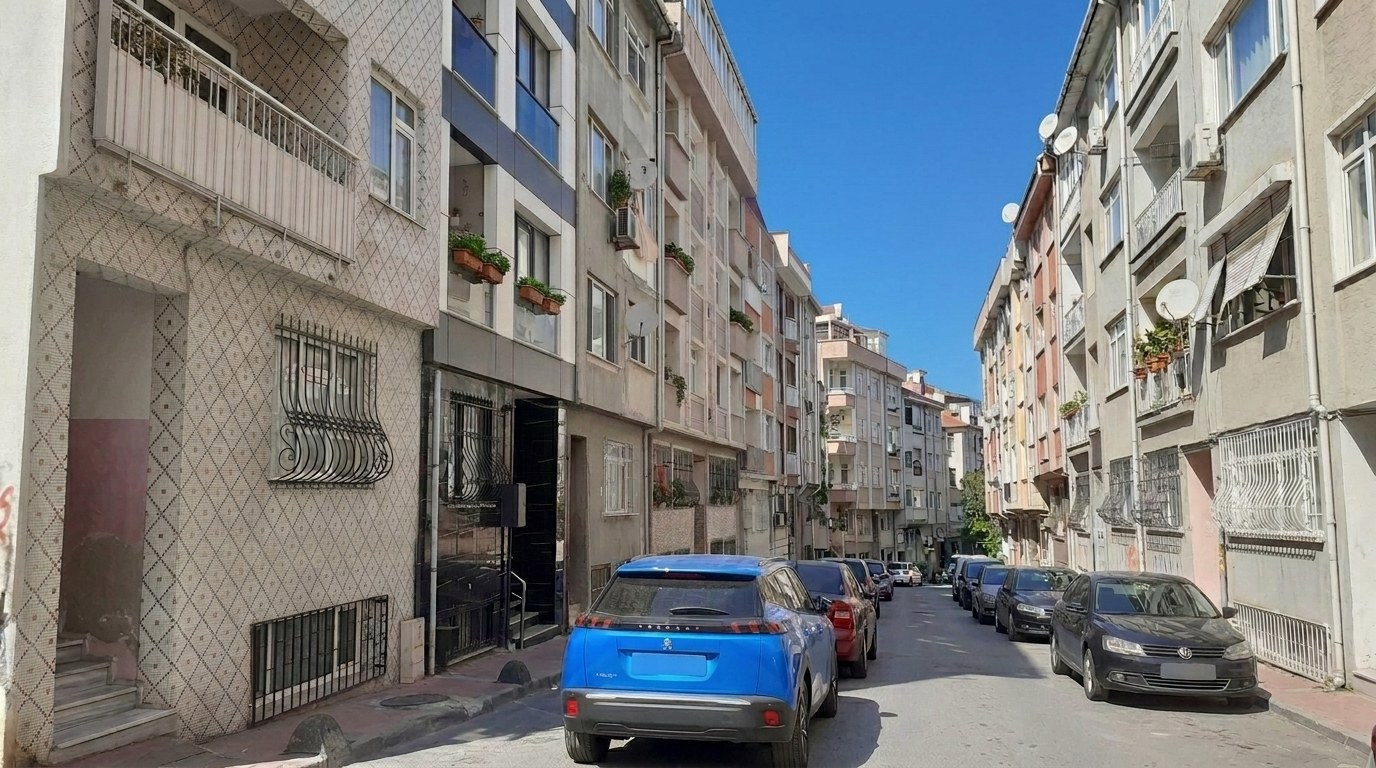 BEYOĞLU KULAKSIZ'DA SATILIK 2+1 FIRSAT DAİRE.