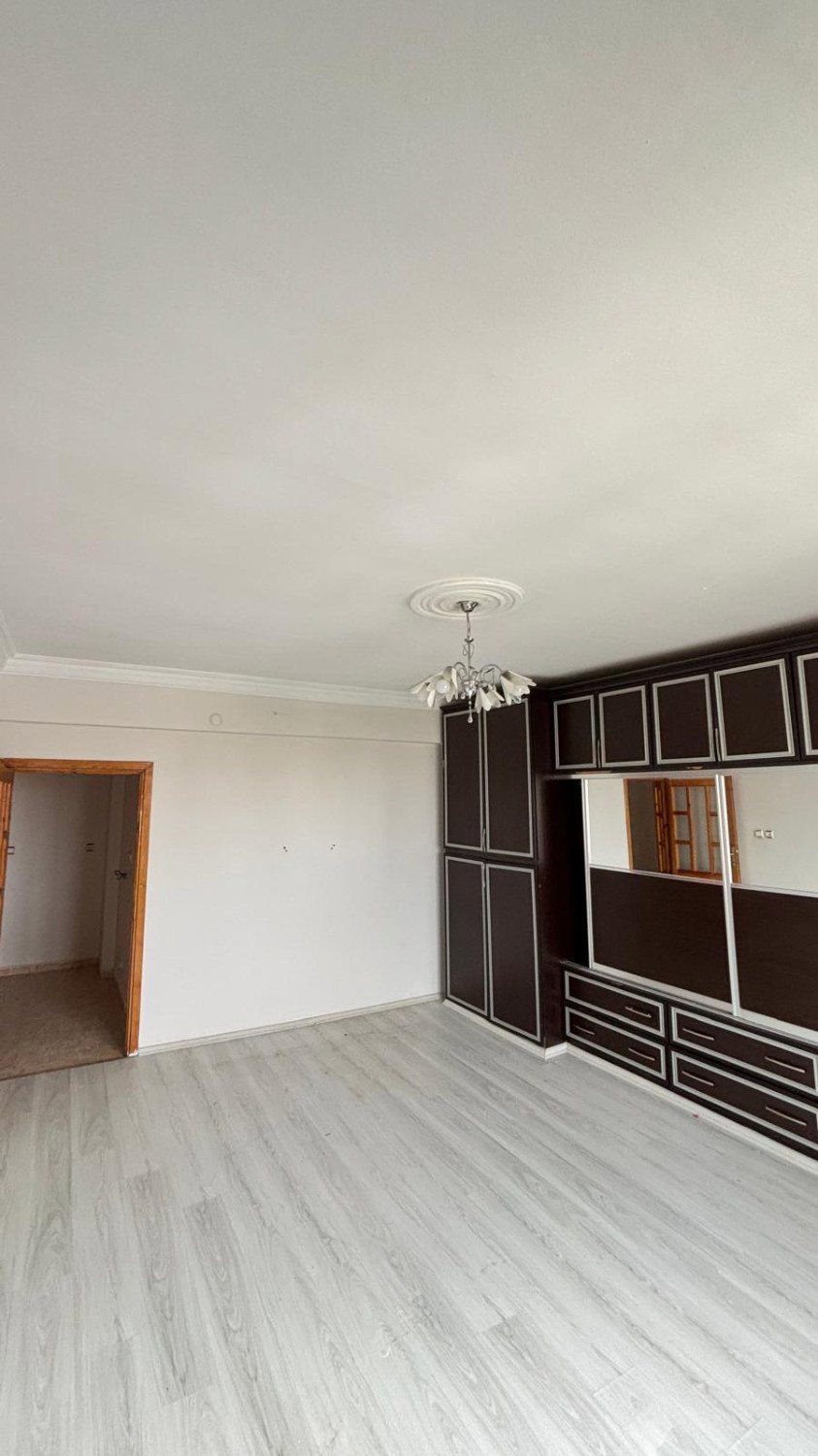 ELBİSTAN KIZILCAOBA MH DE MERKEZİ KONUMDA KİRALIK 3+1 DAİRE