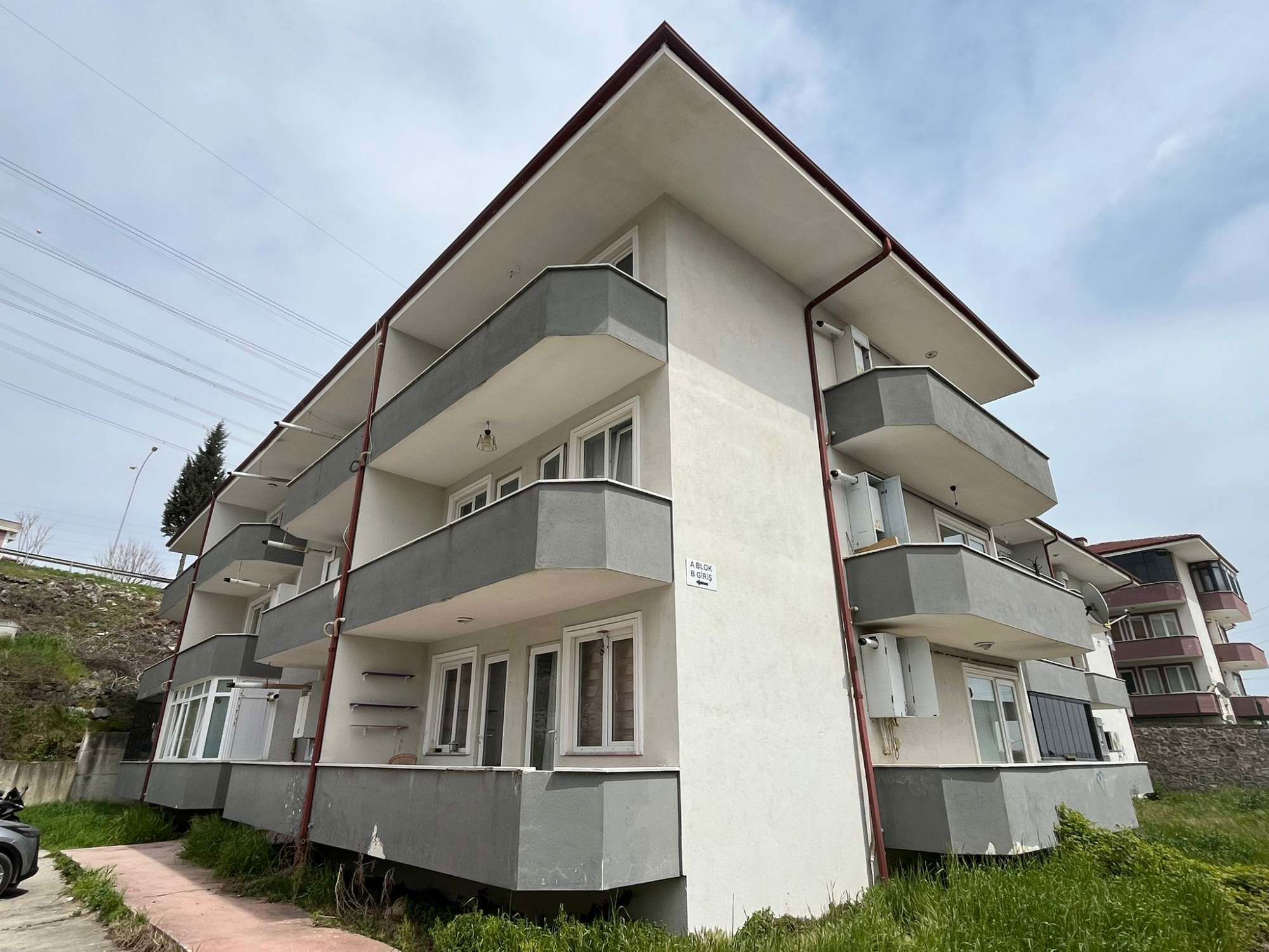 GENİŞ, ARA KAT, YENİ EŞYALI, 2+1 DAİRE