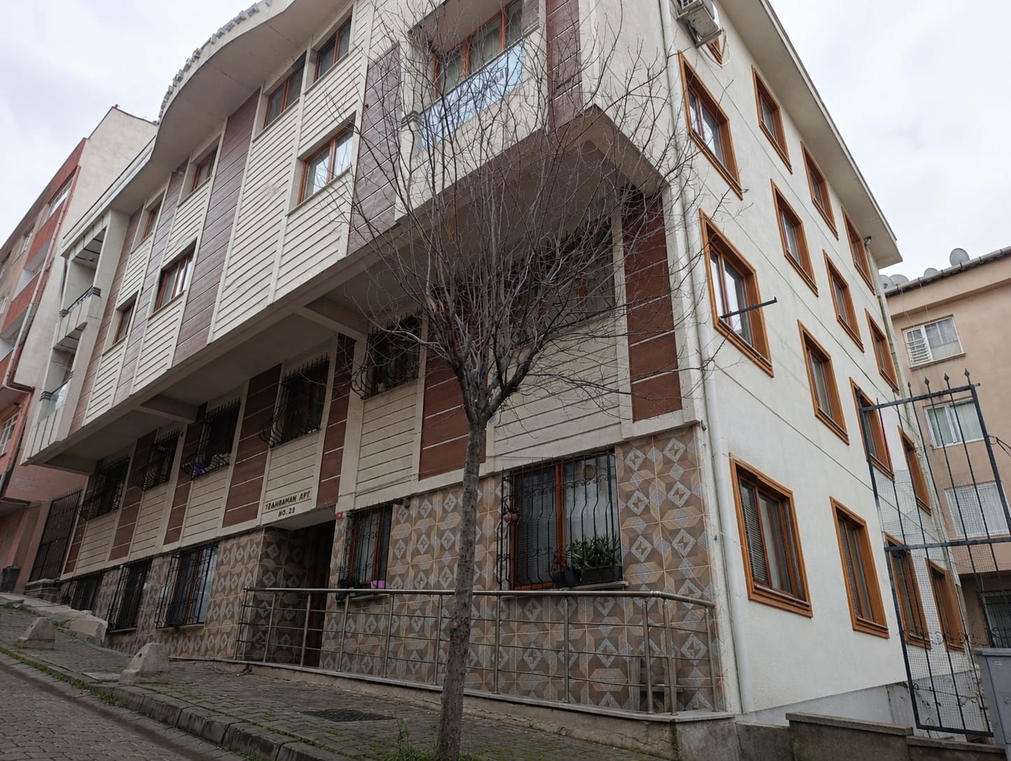 KİRALIK 2+1 DAİRE GÜRSEL'DE TAŞINMAYA HAZIR METROBÜSE VE CADDEYE YAKIN. SİNAN ÇOLAK | REMAXPRO