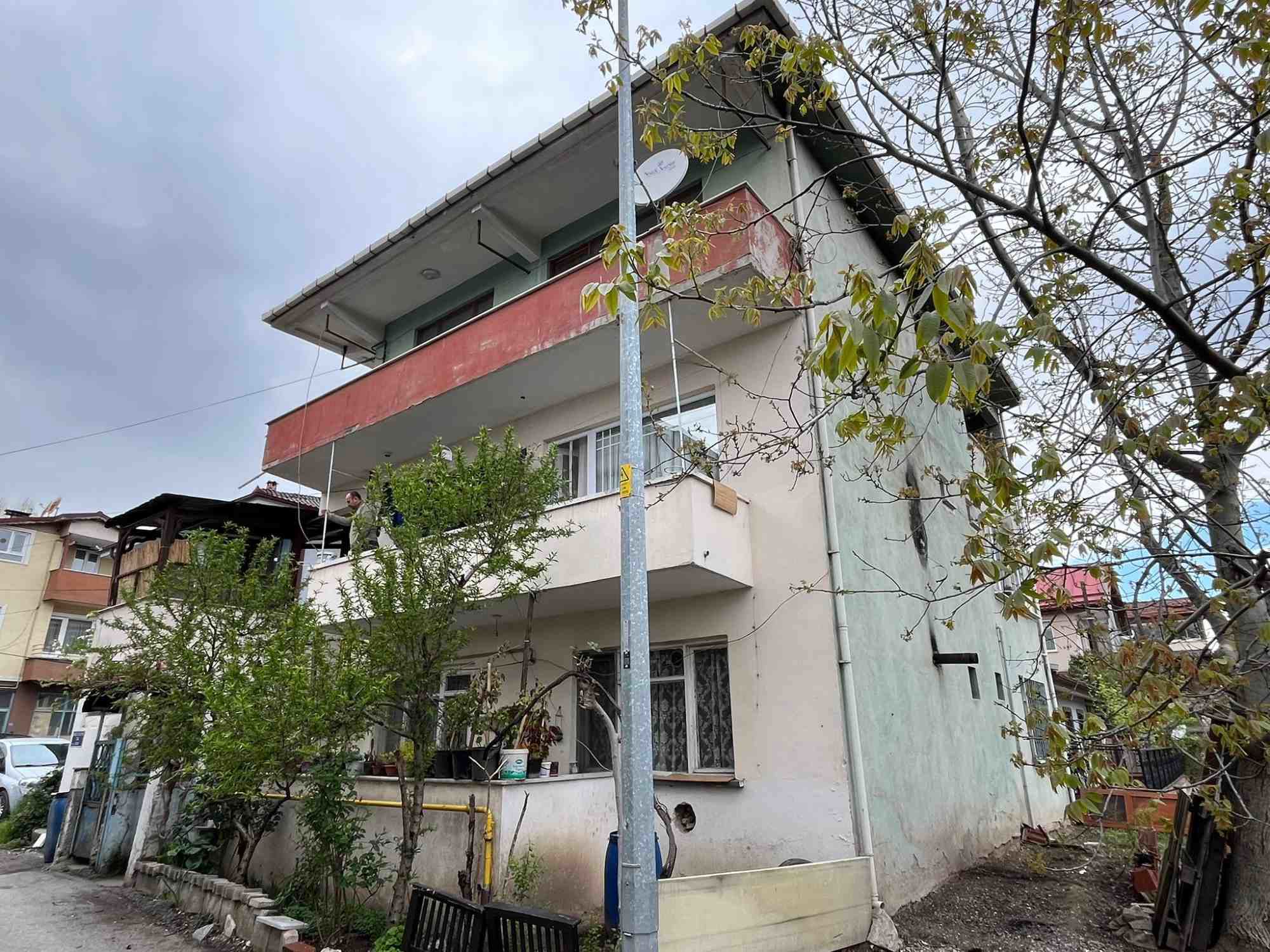 MERKEZİ KONUMDA GENİŞ 2+1 BAKIMLI DAİRE