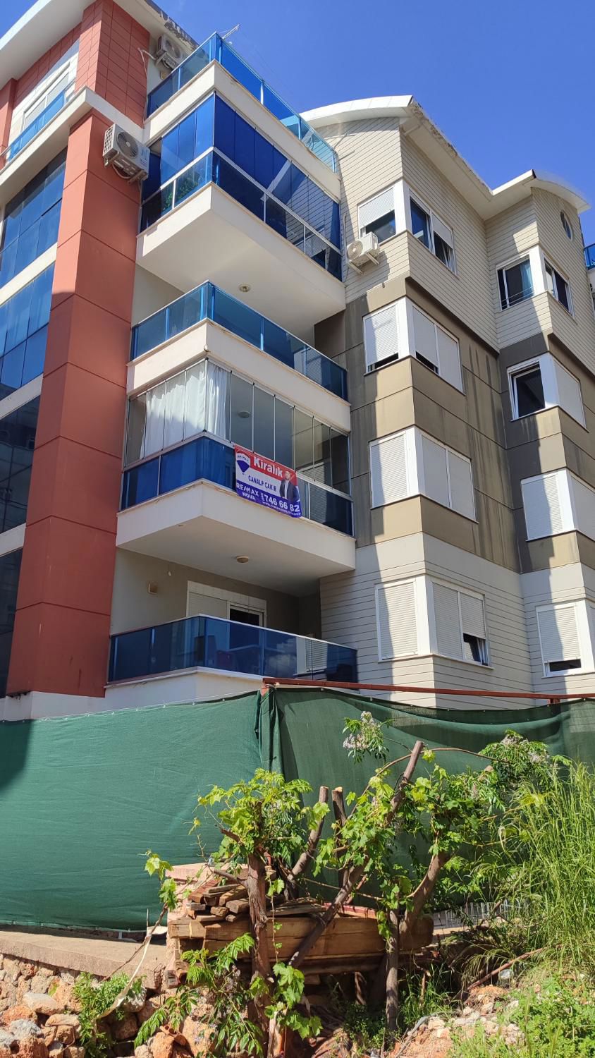 KİRALIK TOSMURDA DENIZE 300 METRE HAVUZLU 1+1 DAIRE