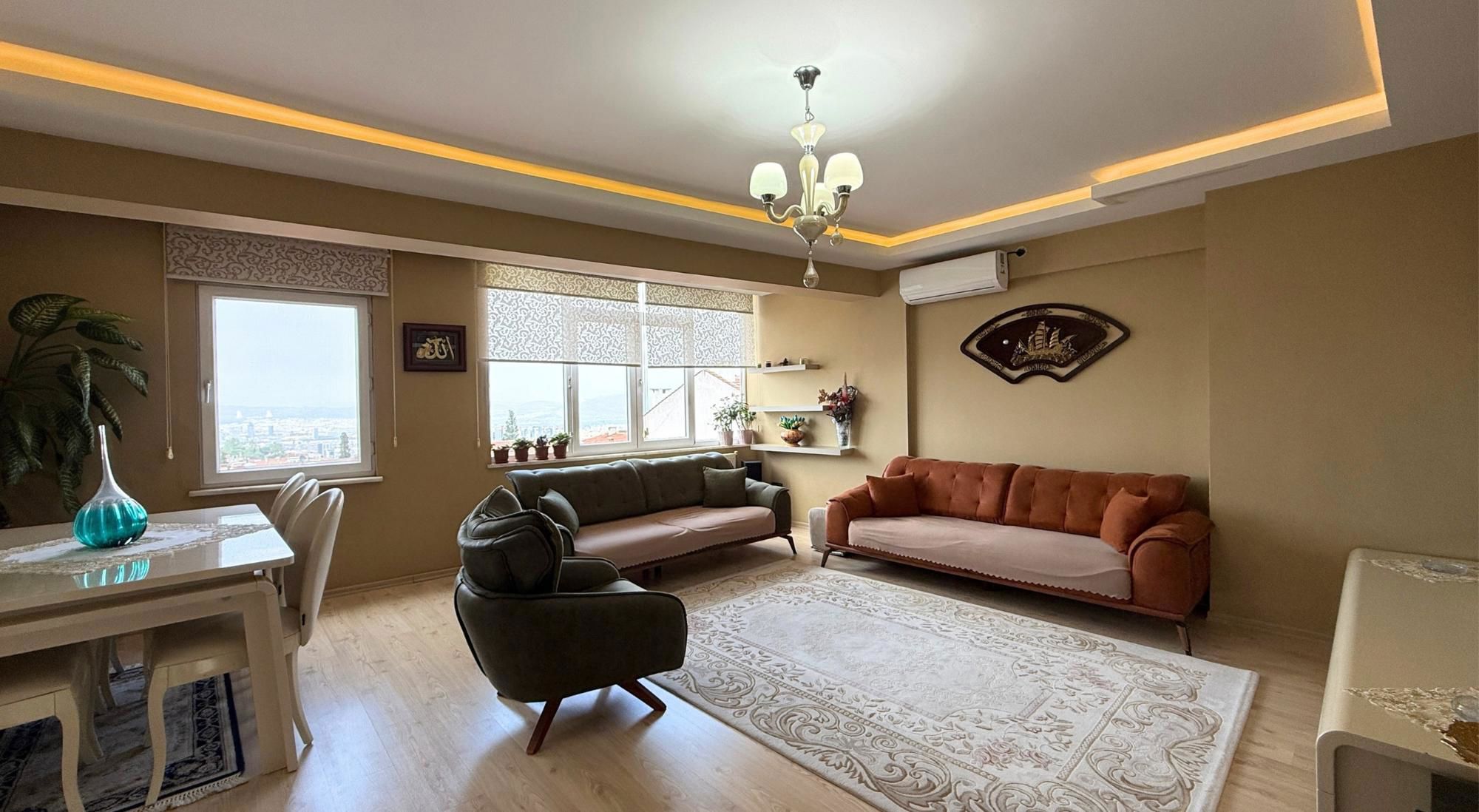 REMAX BEYAZ İVAZPAŞA MAH. MEYDANINA CEPHELİ BAKIMLI 3+1 GENİŞ DAİRE