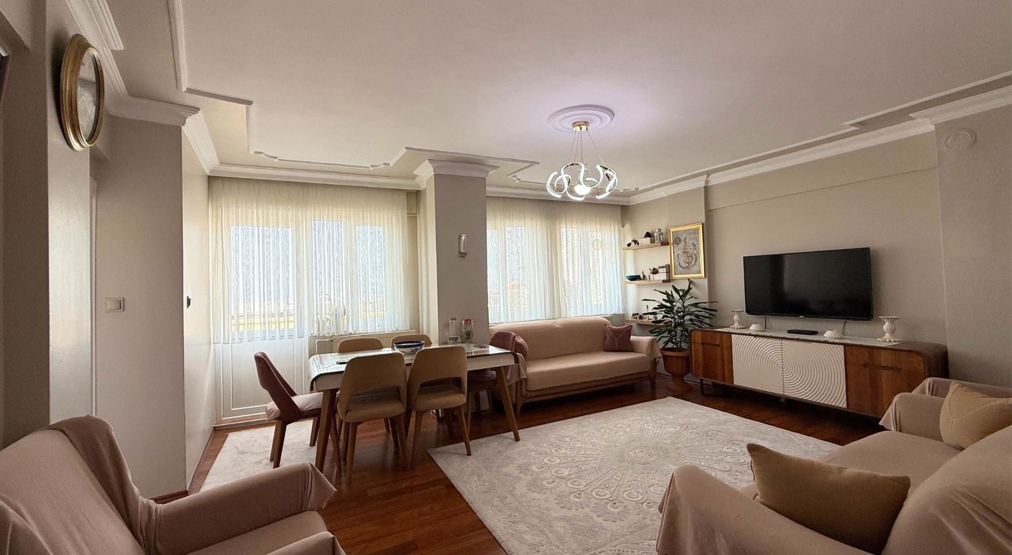 REMAX BEYAZ İVAZPAŞA MAH. MEYDANINA CEPHELİ BAKIMLI ARAKAT 3+1 DAİRE