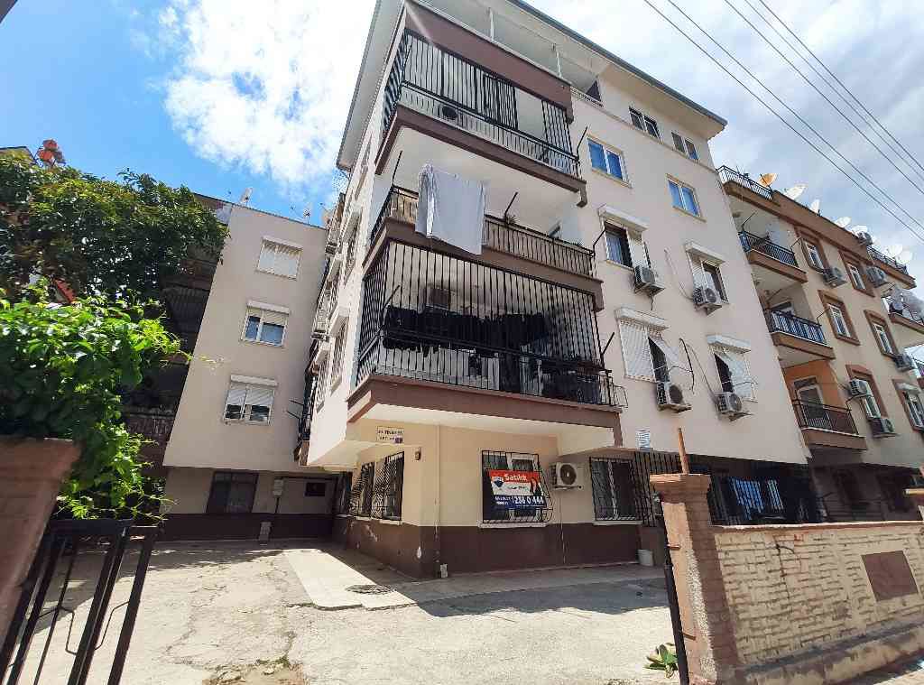 KONUKSEVER'DE SATILIK 3+1 GİRİŞ DAİRE