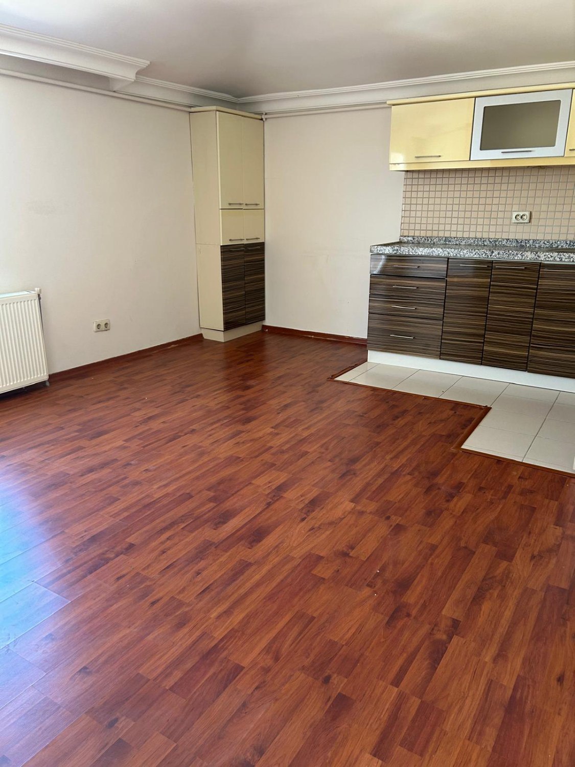 PENDIK MERIDYEN EVLERI SITESI'NDE TERASLI KIRALIK 1+0 DAIRE