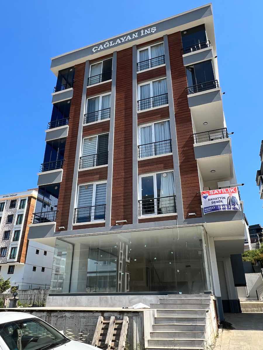 BAHATTİN'DEN HARİKA KONUMDA SATILIK 1+1 DAİRE