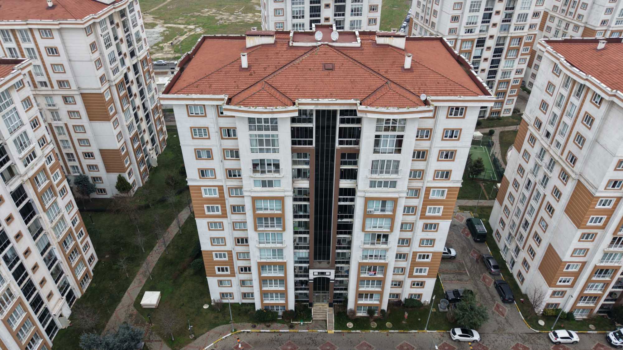 REMAX LAND' DEN ÇORLU ERGENE VADİSİ'NDE SATILIK 5+1 LUXURY DAİRE