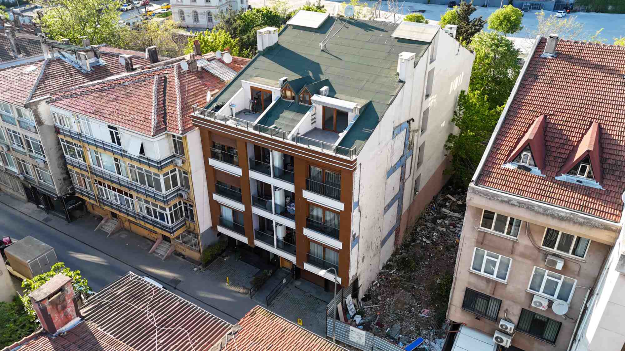 SAHILE TOPLU TAŞIMAYA YAKIN 126 M2 NET  3+2 TERASLI DUBLEX DAİRE