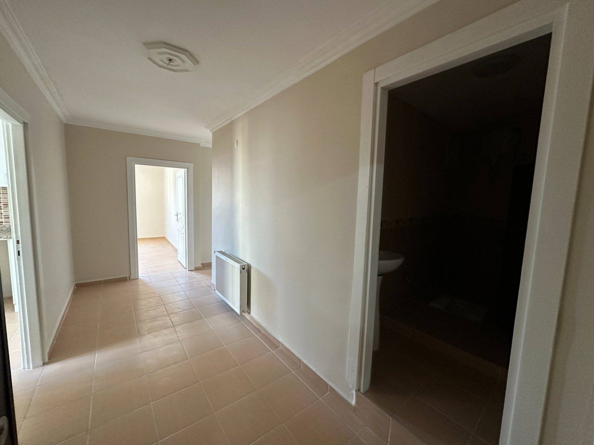 ESENYURT M.AKİF ERSOY METROBÜSE YAKIN MESAFE 2+1 SATILIK DAİRE