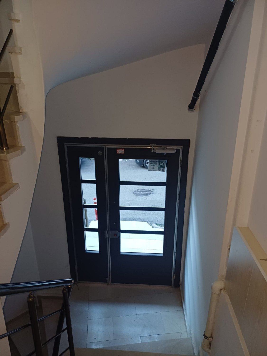 MALTEPE ZÜMRÜTEVLER MAHALLESİ'NDE KİRALIK 2+1 DAİRE