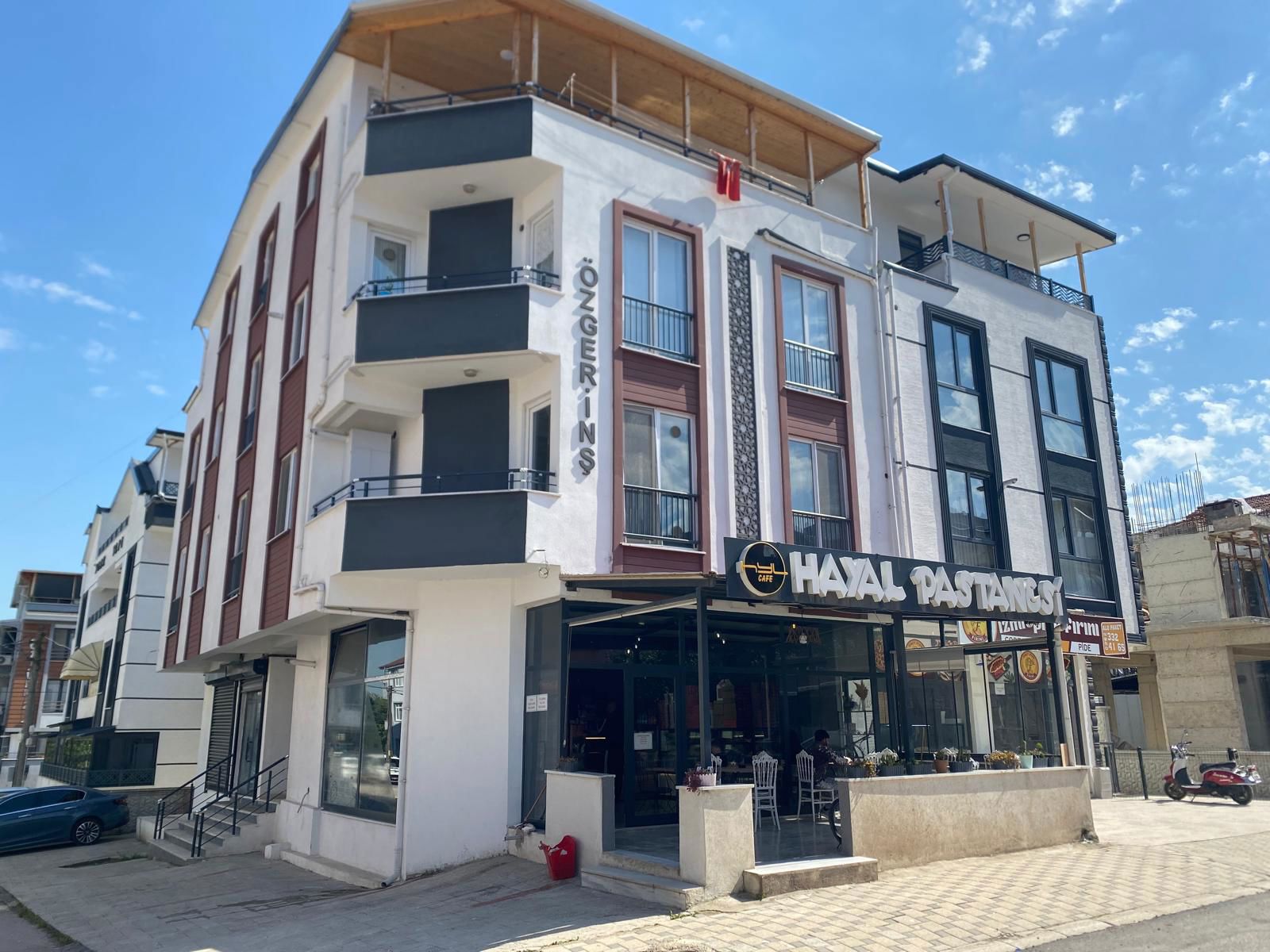 ATAEVLER’DE MERKEZİ KONUMDA KİRALIK 2+1 ARAKAT DAİRE