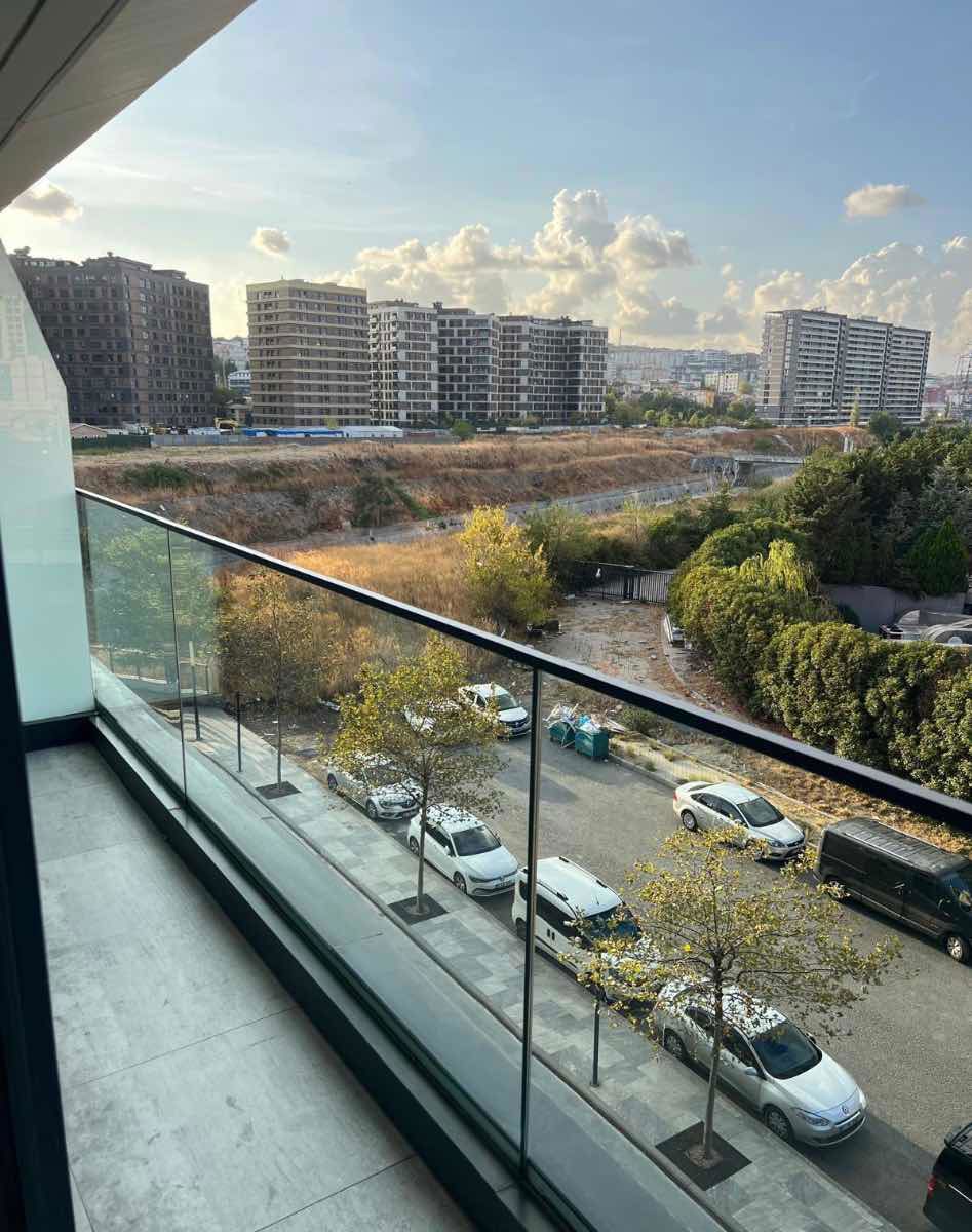 BAHÇELİEVLER KARAT 34 SİTESİ EŞYALI BALKONLU 1+1 KİRALIK DAİRE
