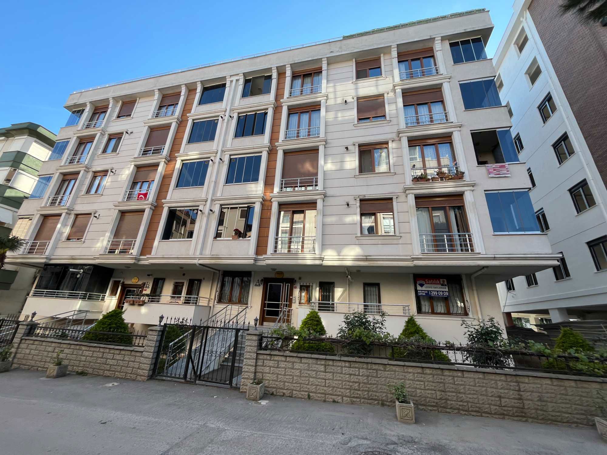 PENDİK BATI MAH. SATILIK 2+1 DAİRE KAPALI OTOPARK GENÇ BİNA