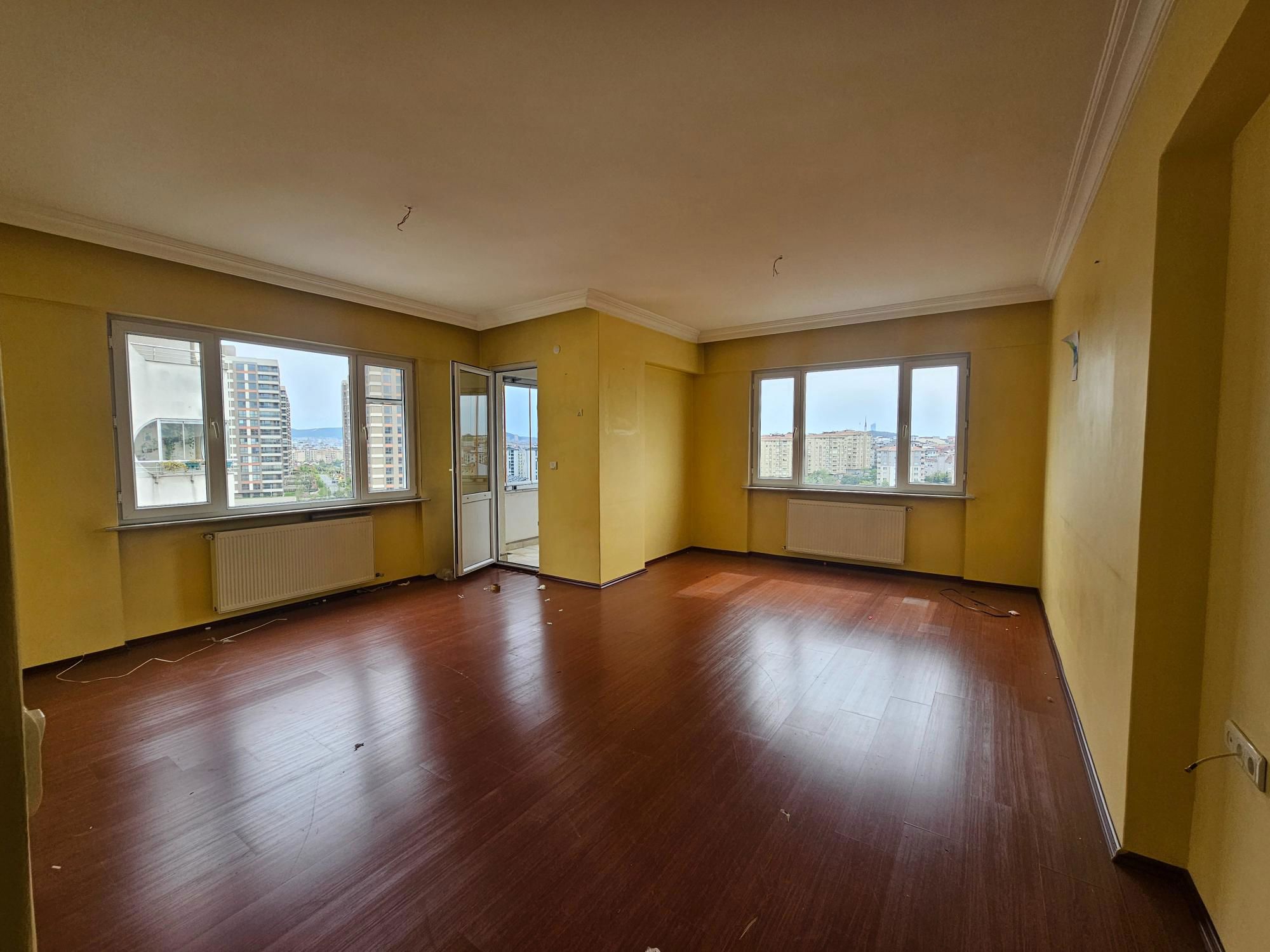 NURAN KARABAŞ ÇEKMEKÖY PARADISE CITY 3+1 GÜNEY CEPHE KIRALIK