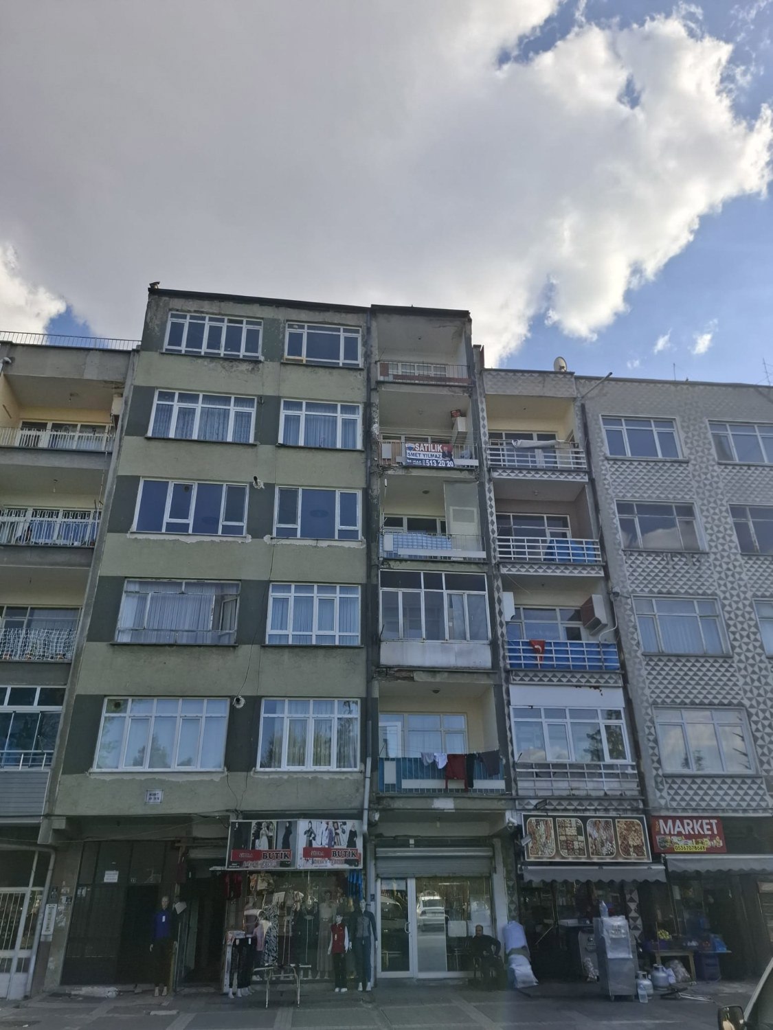 AYDINLIK EVLER MAHALLESİNDE  SATILIK KOMBİLİ 3+1 FIRSAT DAİRE
