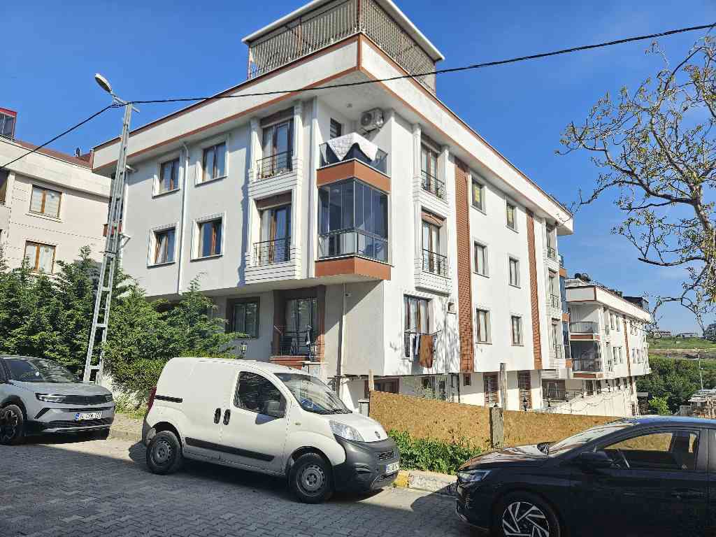 BEYLİKDÜZÜ YAŞAM VADİSİ'NE ÇOK YAKIN FULL EŞYALI BÜYÜK M2 SATILIK 1+1 DAİRE