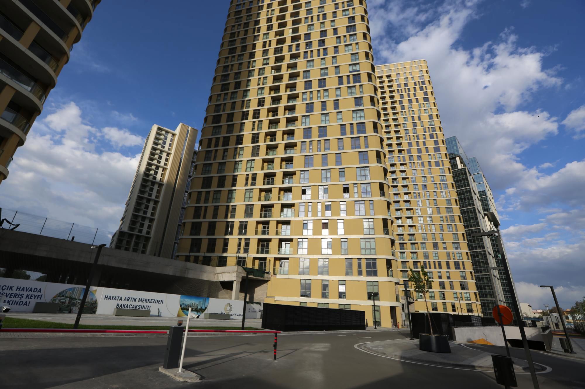 MERKEZ ANKARA KONUTLARIN'DA ANITKABİR MANZARALI KİRALIK 5+1 DAİRE