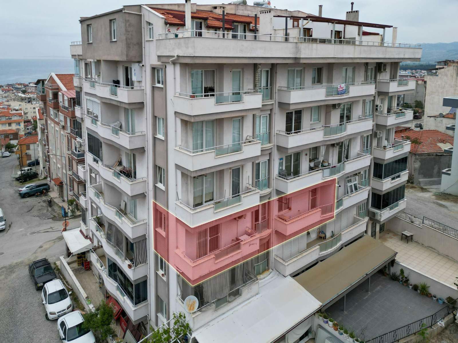 İSMETPAŞA'DA SATILIK 3+1 ARAKAT DAİRE...