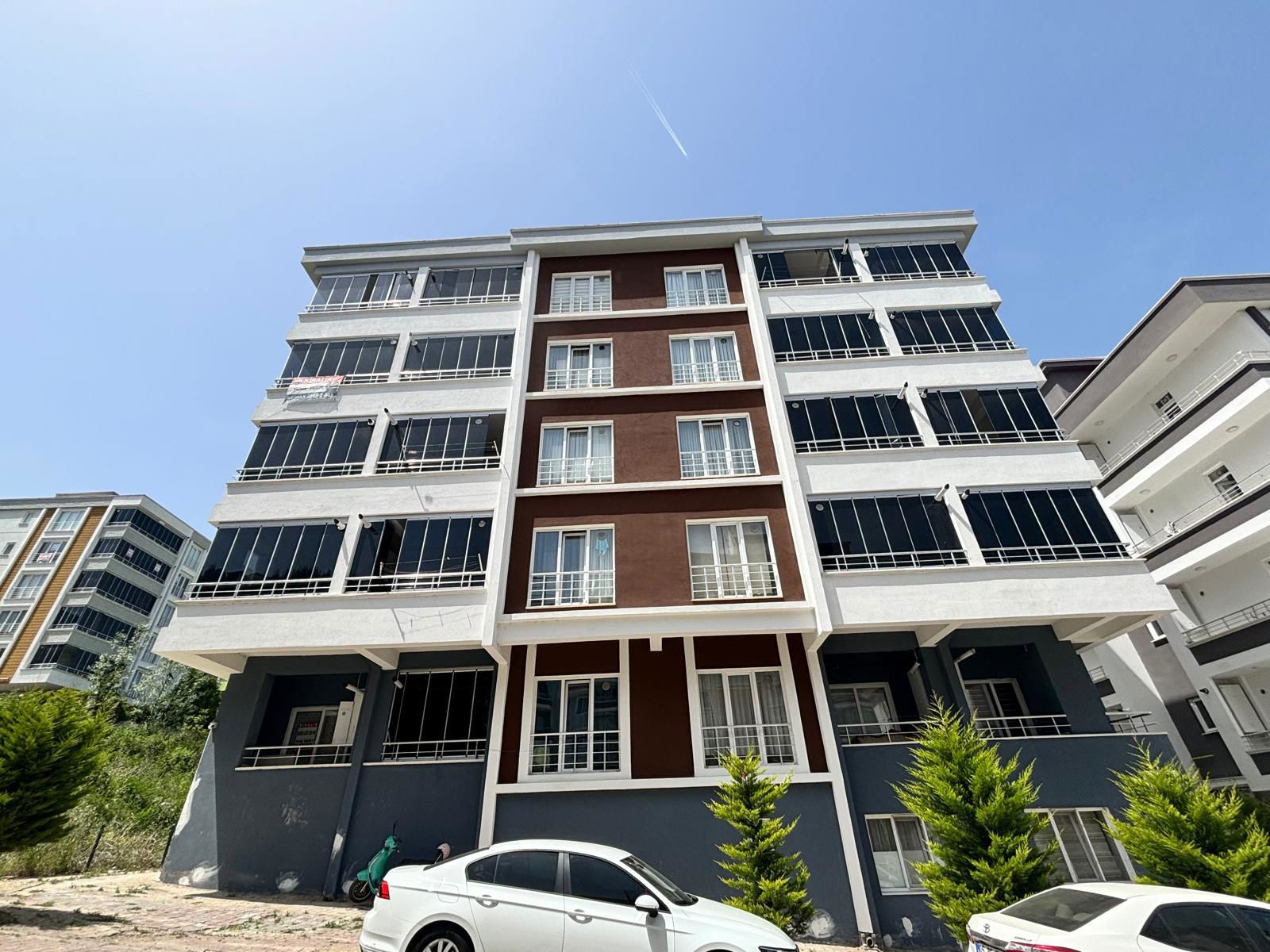 REMAX TEKİN TEAM'DEN KÖRFEZ'DE KİRALIK GENİŞ 1+1 DAİRE