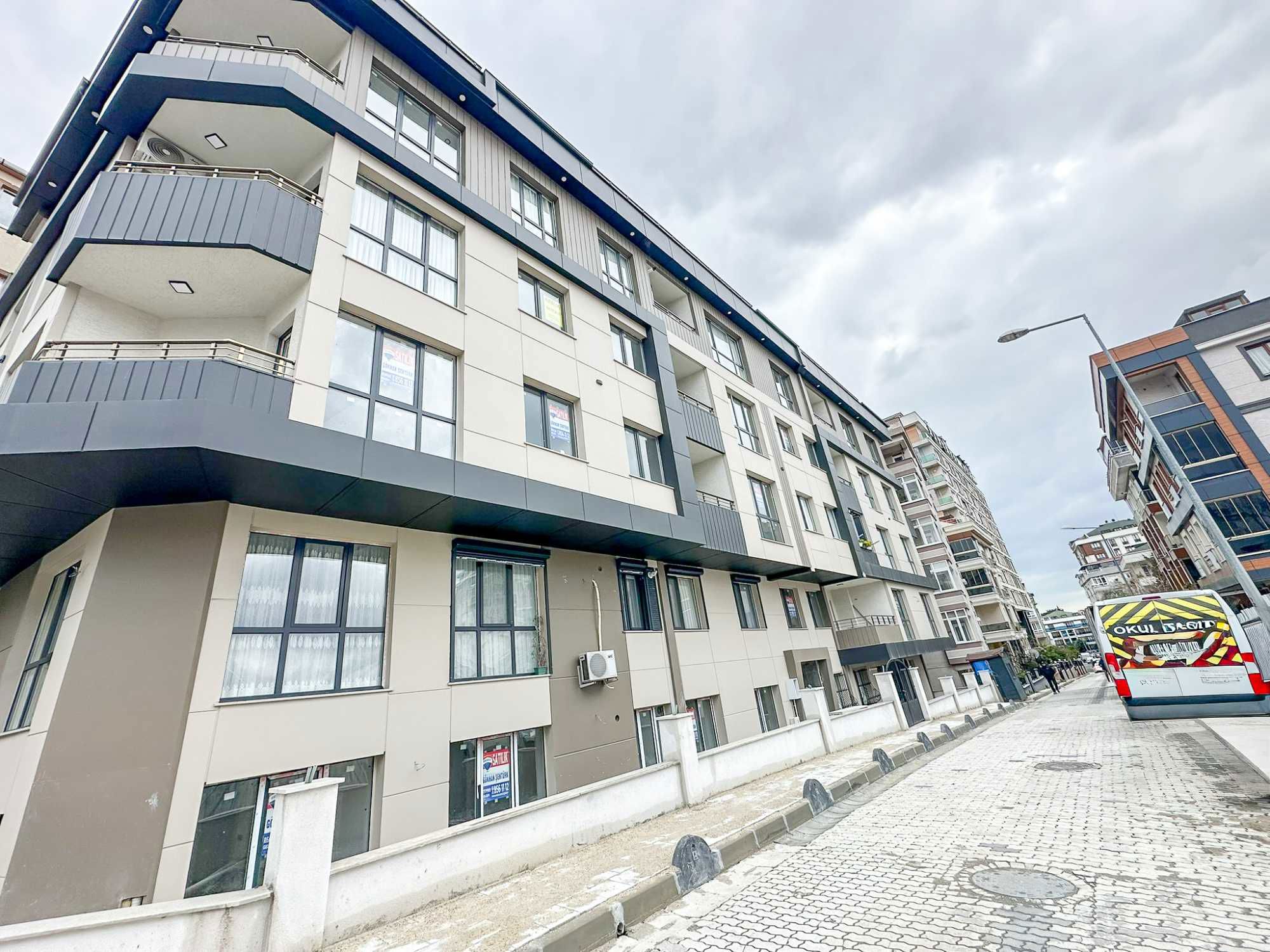 KÜÇÜKÇEKMECE CUMHURİYET KAPALI OTOPARKLI 2+1 SATILIK DAİRE